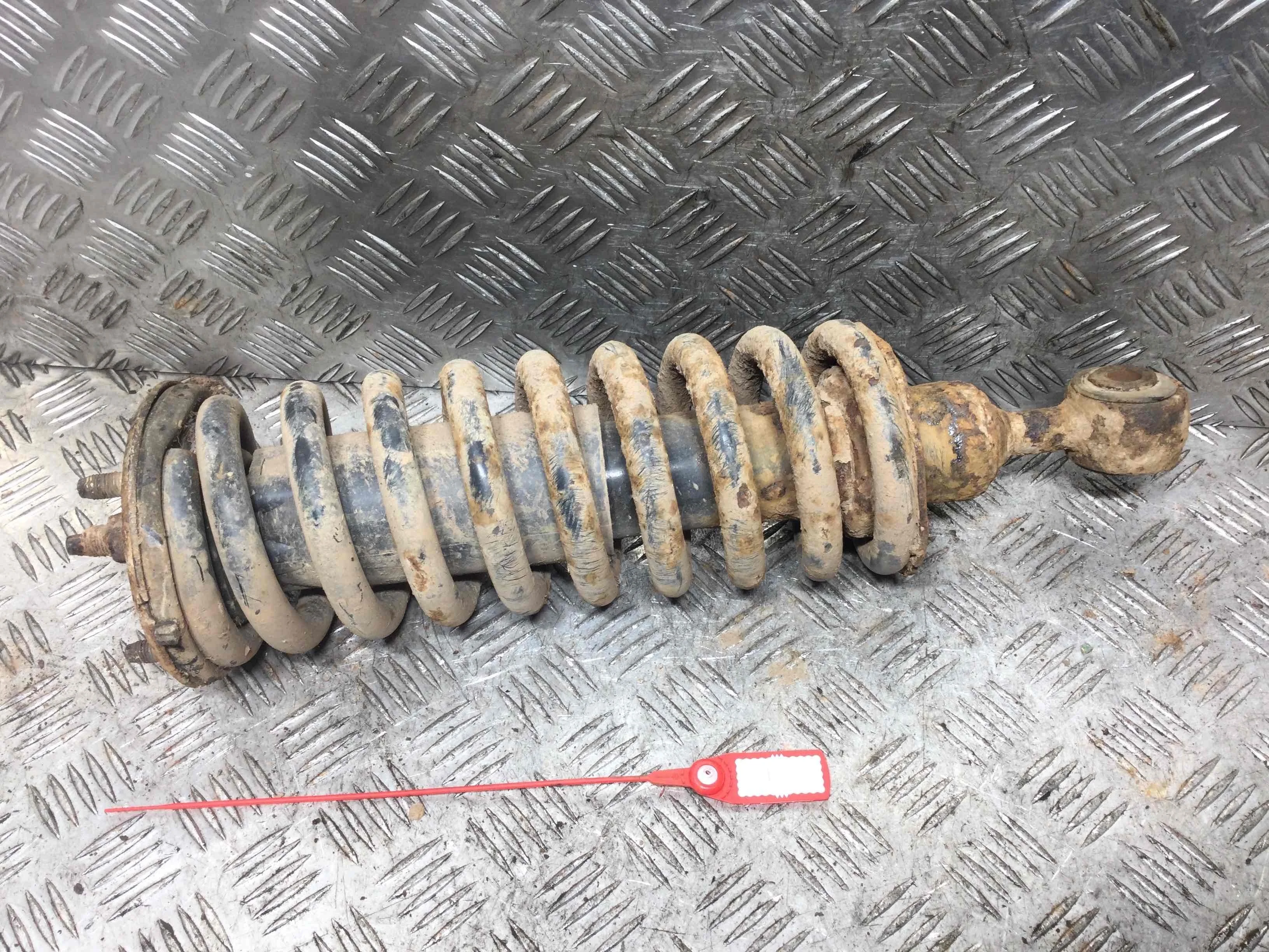 Стойка передняя правая Nissan Navara D40 (2005-2010) дизель 2.5  Механика