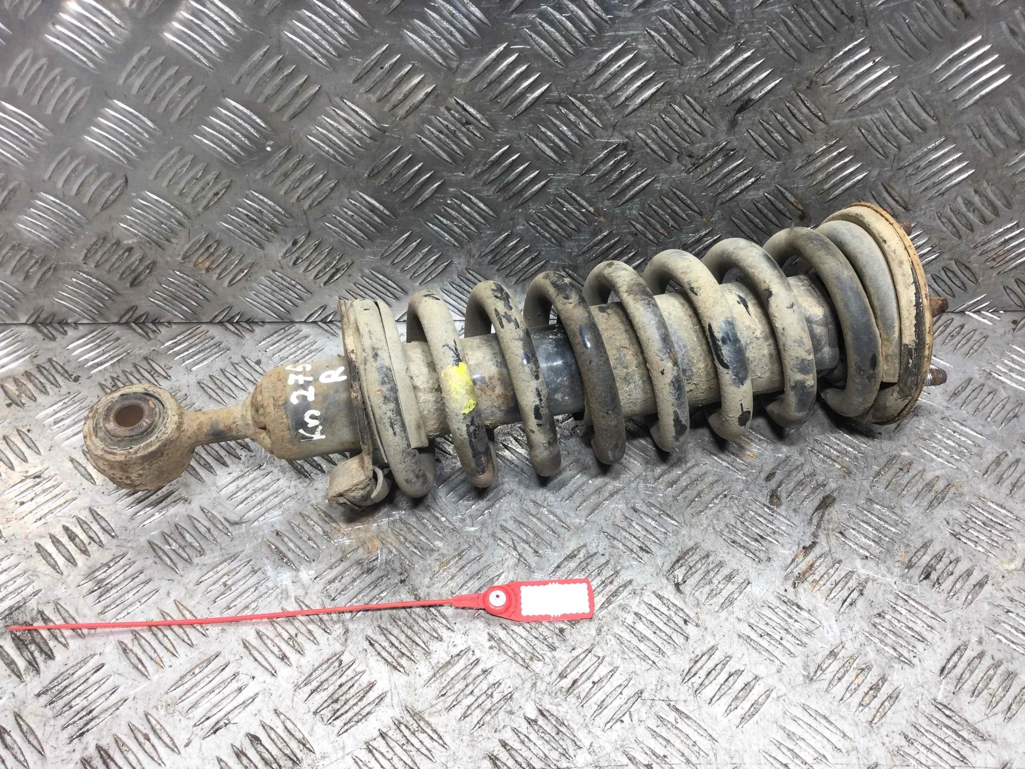 Стойка передняя правая Nissan Navara D40 (2005-2010) дизель 2.5  Механика