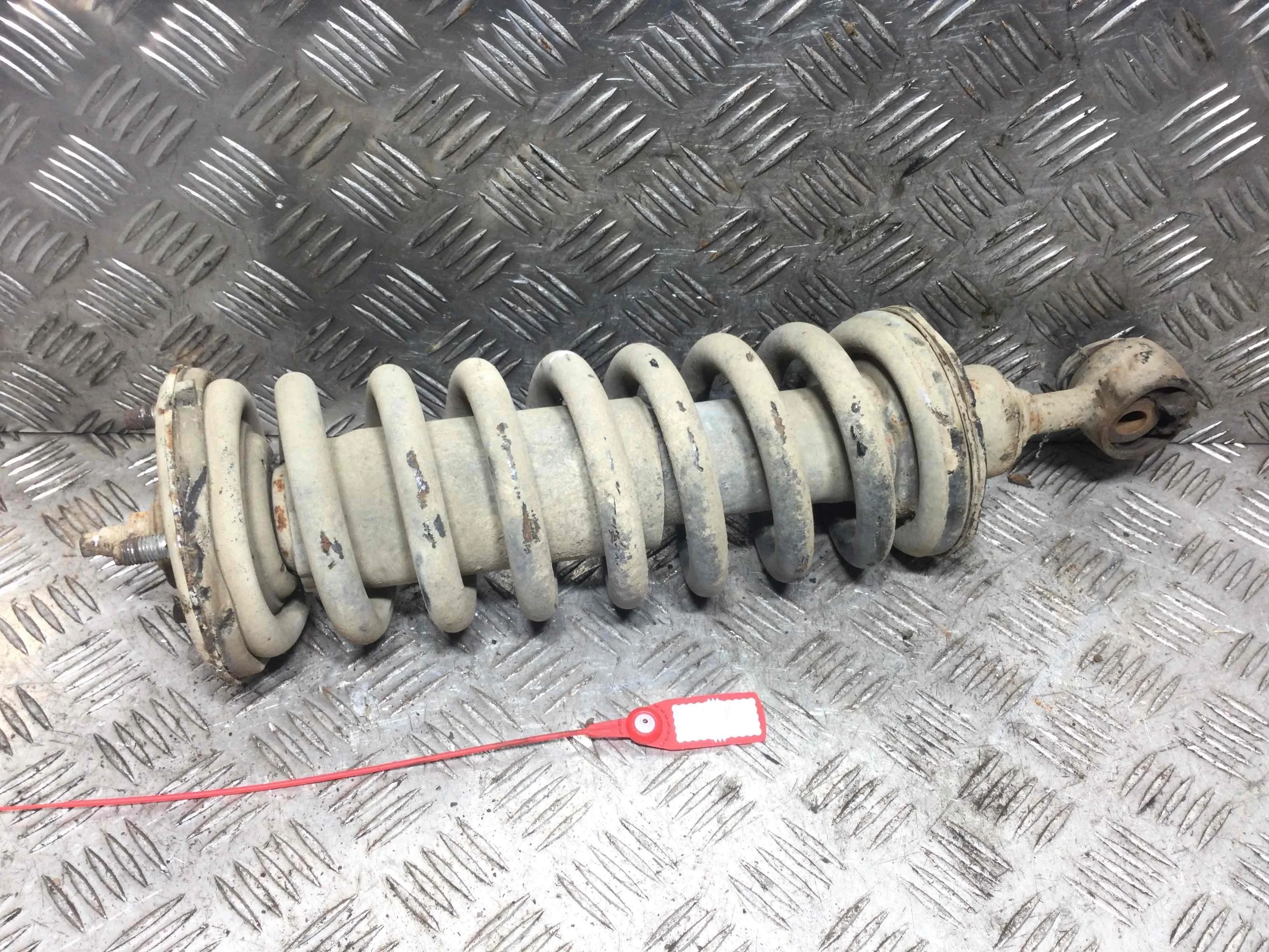 Стойка передняя правая Nissan Navara D40 (2005-2010) дизель 2.5  Механика