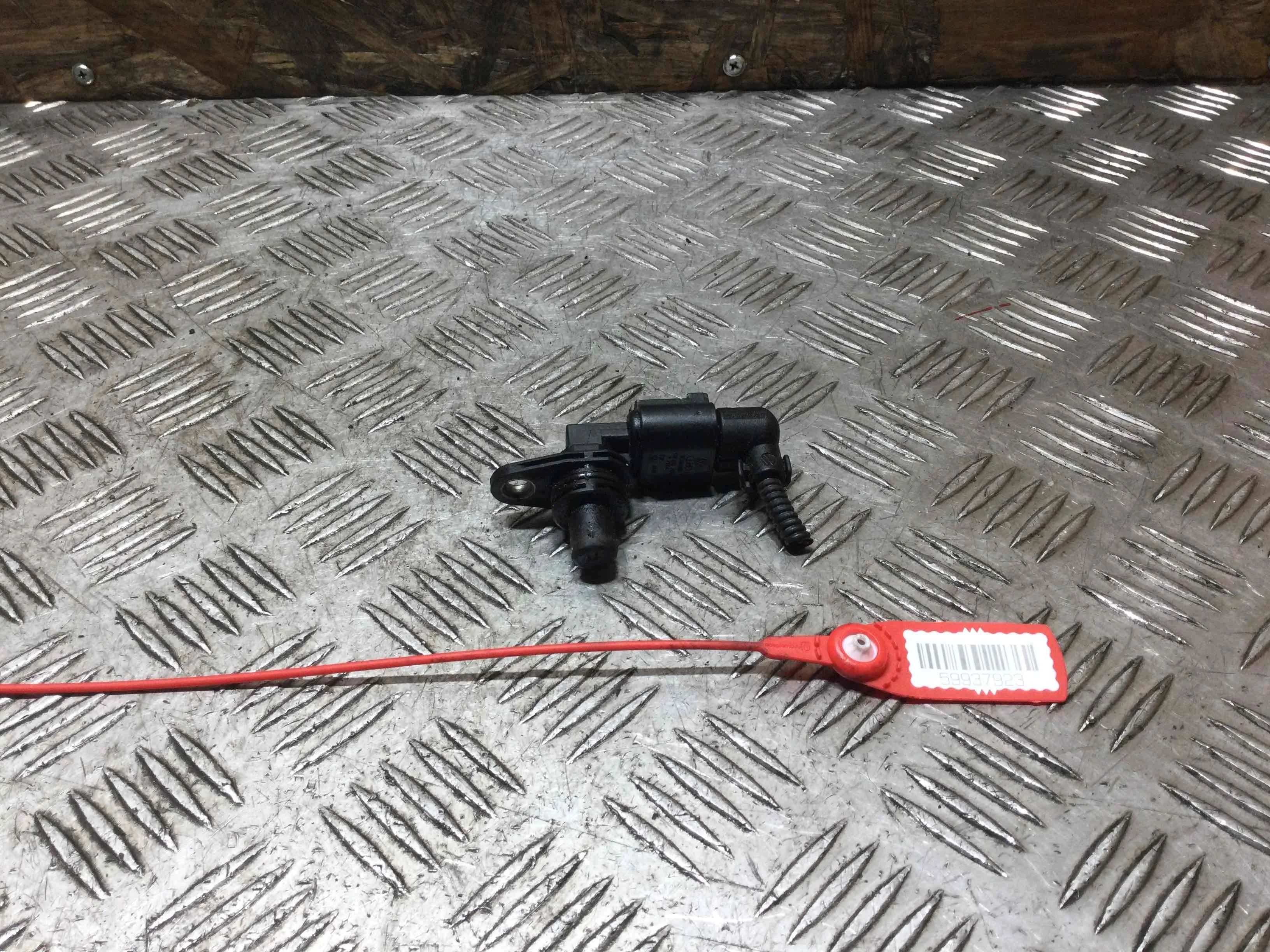 Датчик распредвала Volkswagen Golf 4 поколение (1997-2004) бензин 1.4 i Механика Х/б