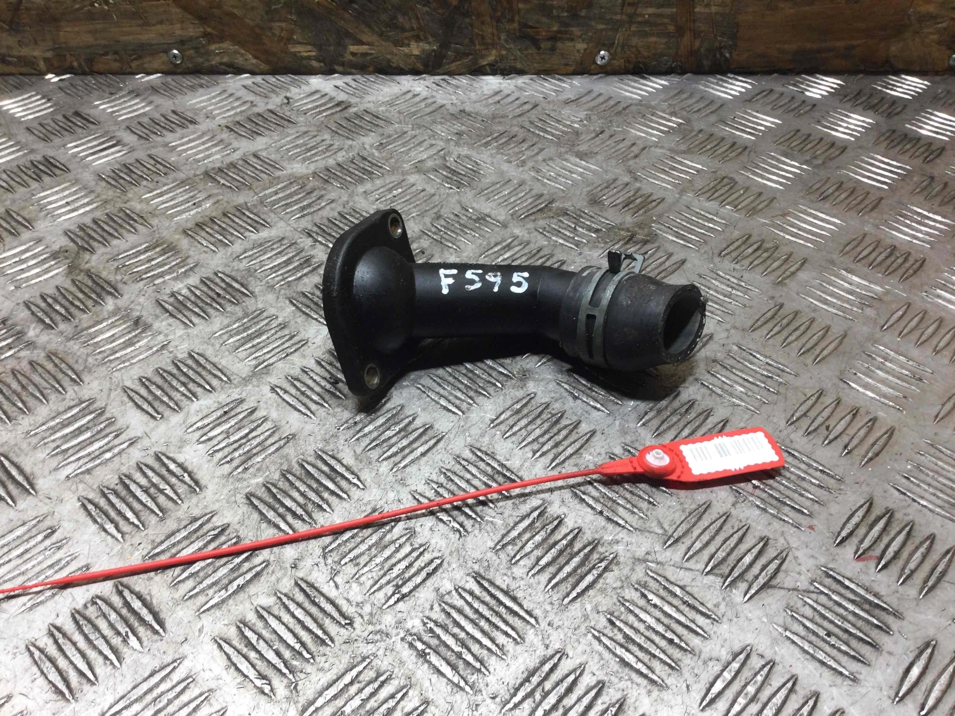 Фланец (тройник) системы охлаждения Audi A3 8L [рестайлинг] (2000-2003) дизель 1.9 TDI Автомат Х/б