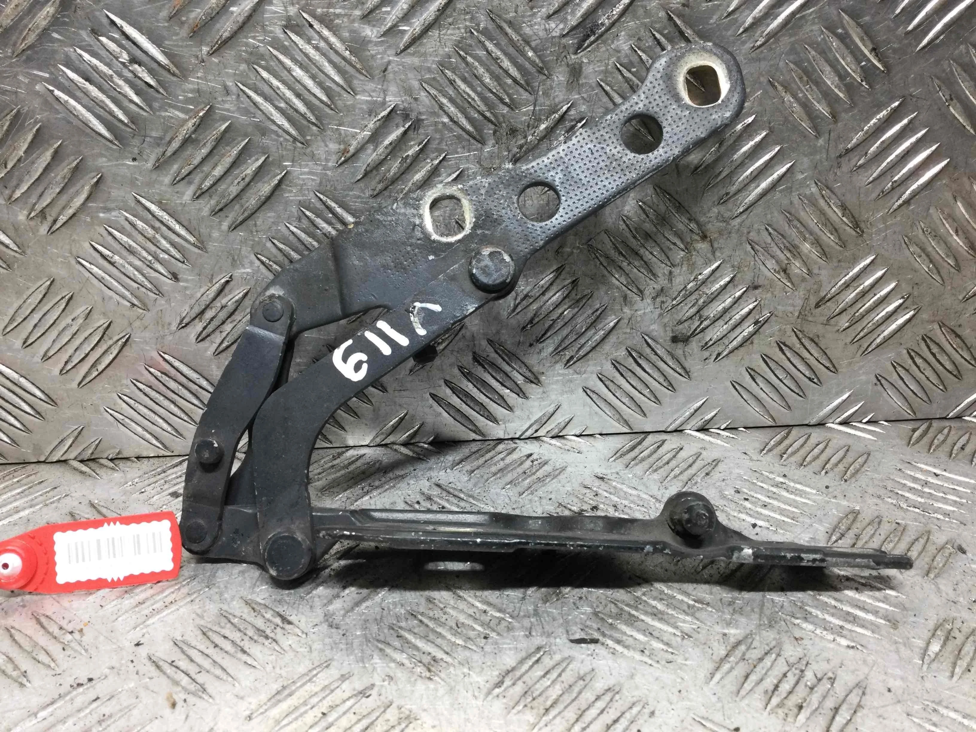 Петля капота правая BMW 3-Series 3-Series E46 1998 - 2006 дизель 2.0 D Механика Универсал