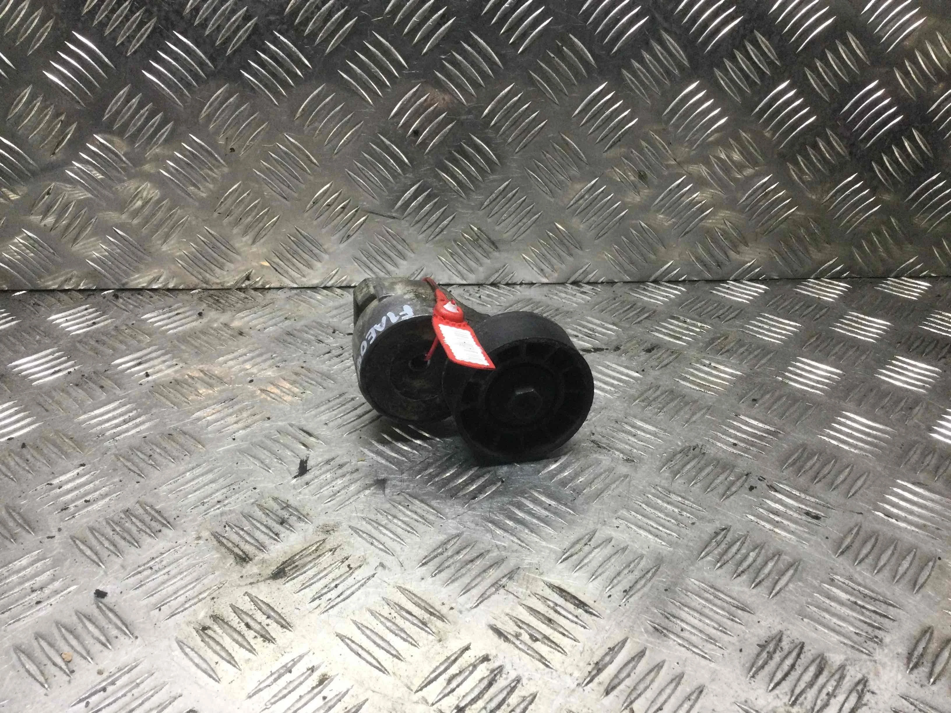 Натяжитель ремня генератора Iveco Daily 4 поколение (2006-2011) дизель 2.3 HDI Механика Микроавтобус