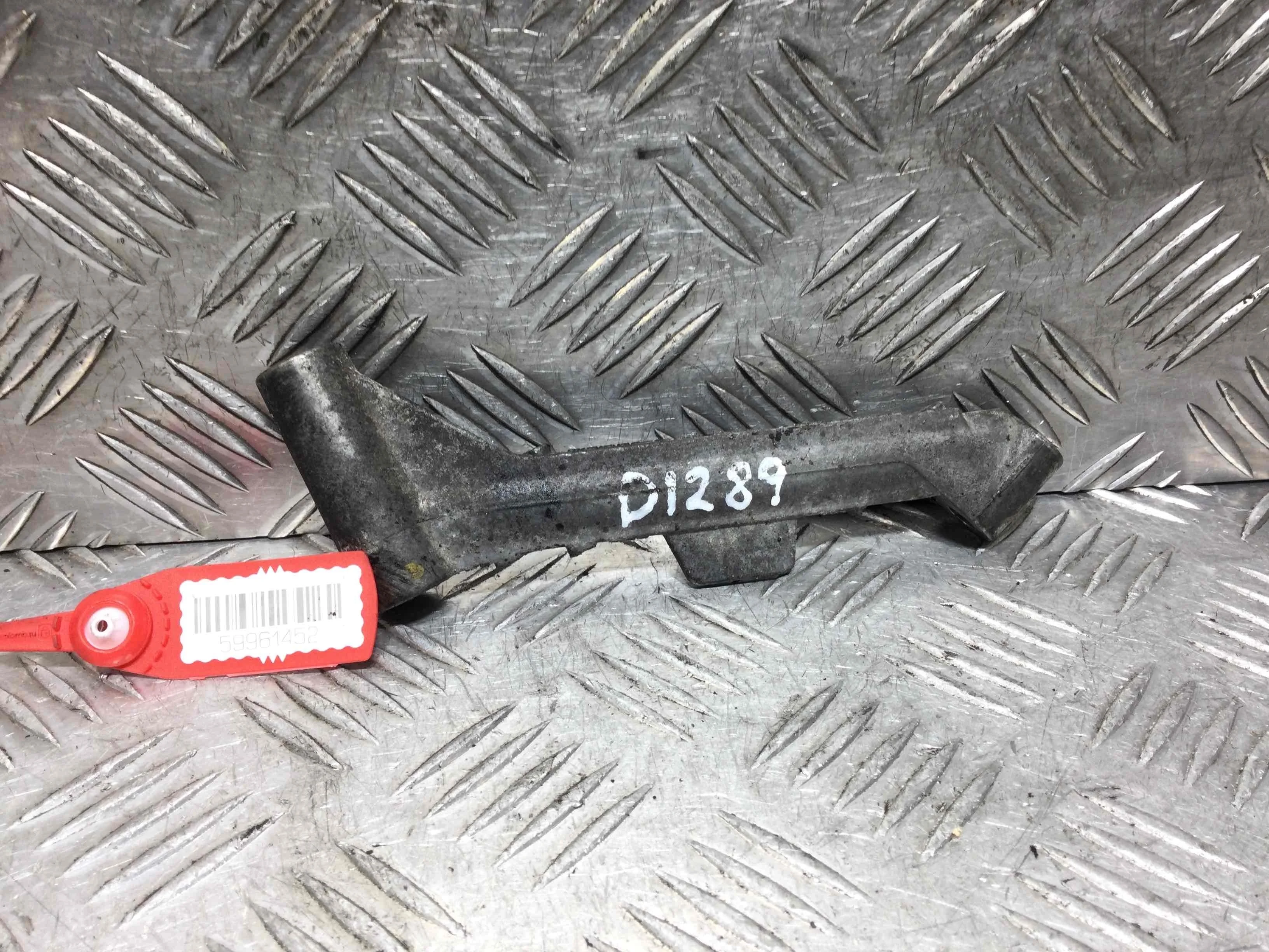 Кронштейн двигателя Audi A4 B8/8K (2007-2011) бензин 1.8 TSI Механика Седан