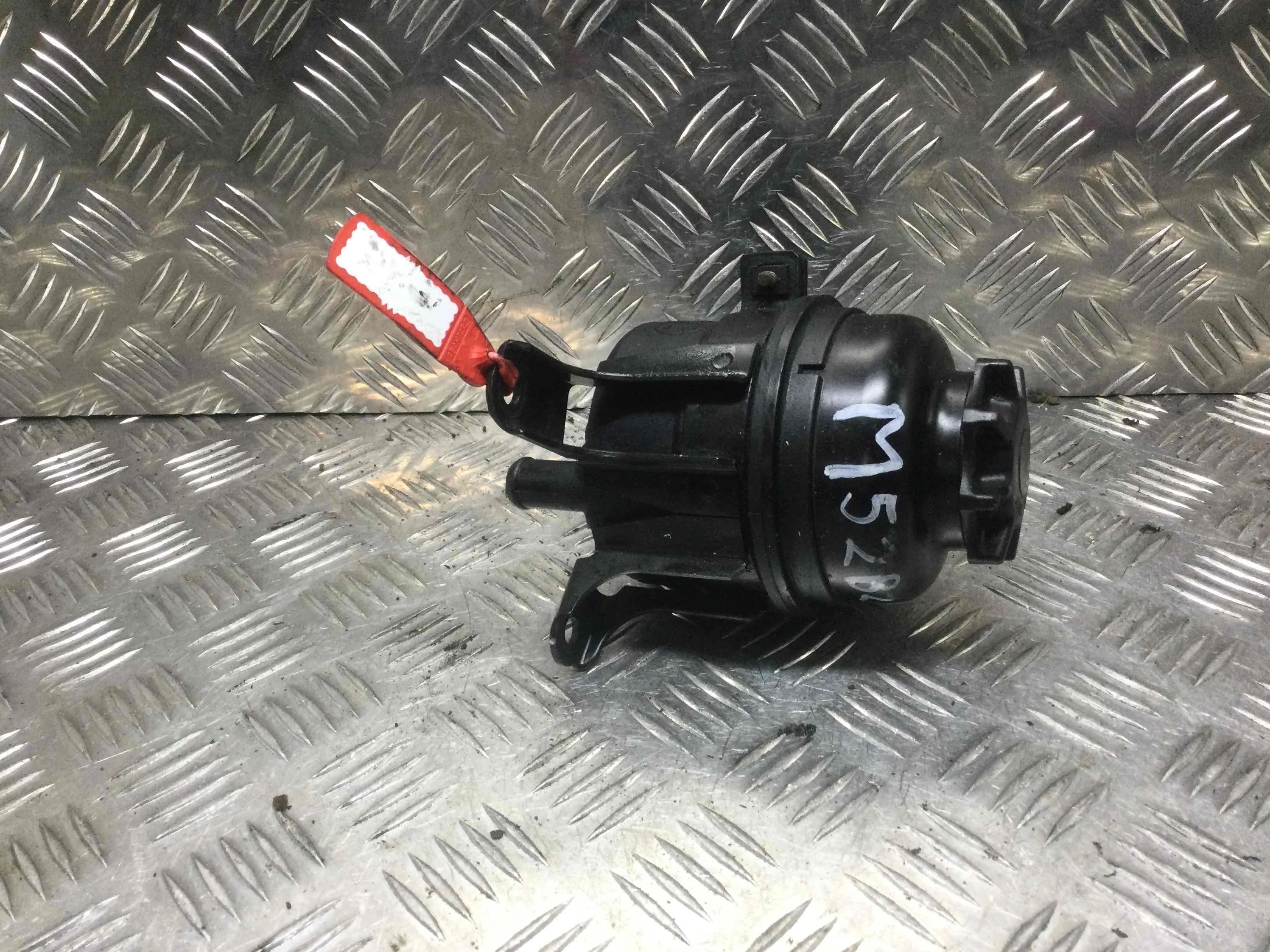 Бачок гидроусилителя BMW 5-Series 5-Series E39 1995 - 2004 бензин 2.0  Механика Универсал