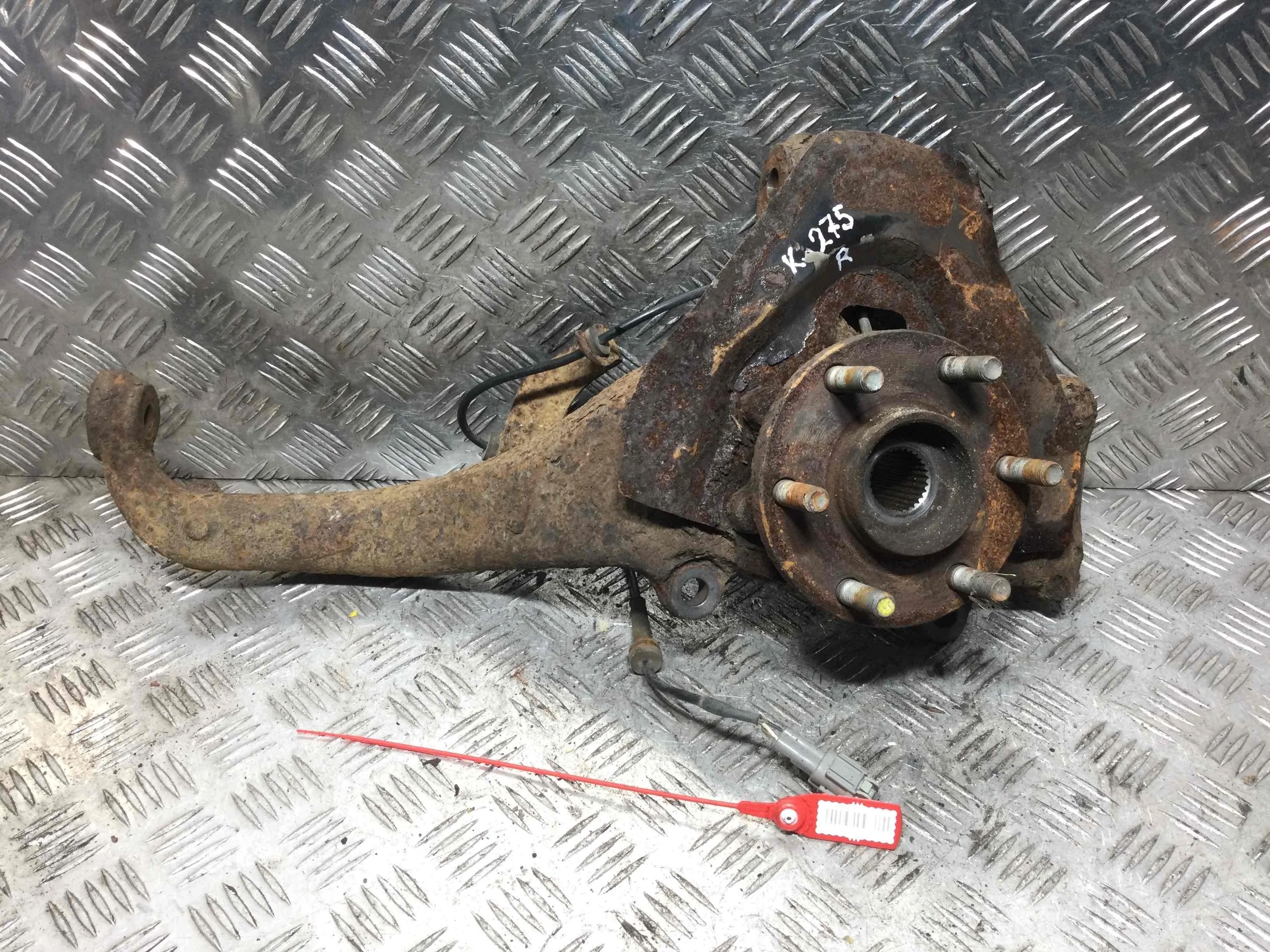 Ступица передняя правая Nissan Navara D40 (2005-2010) дизель 2.5  Механика