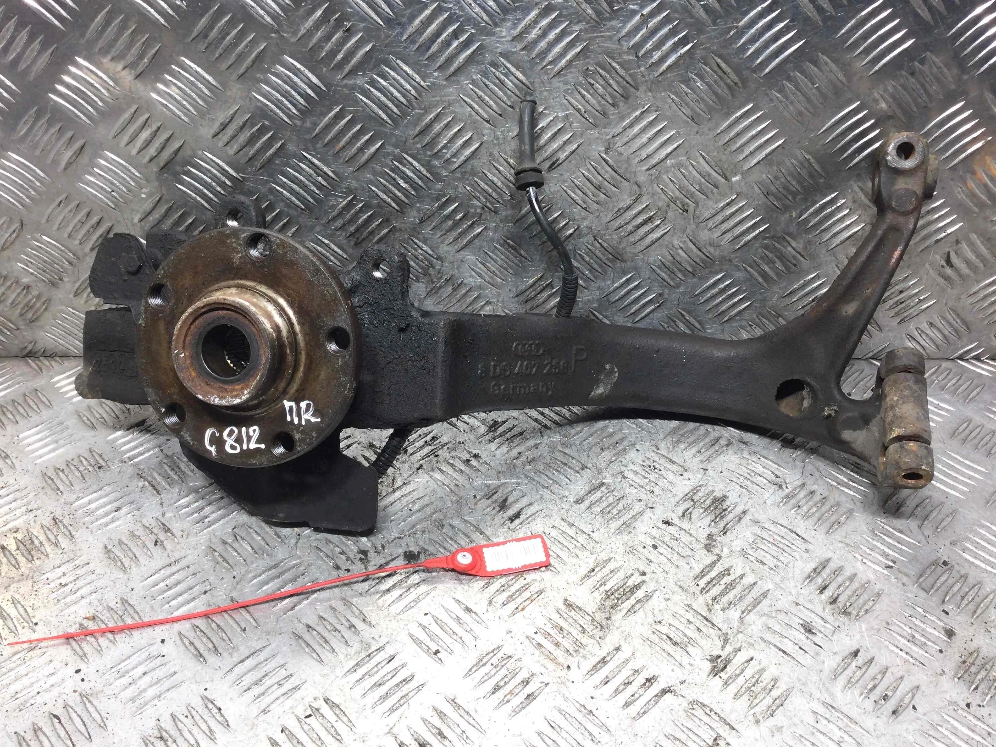 Ступица передняя правая Audi A4 B5 (1994-1999) бензин 1.6 i Механика Седан