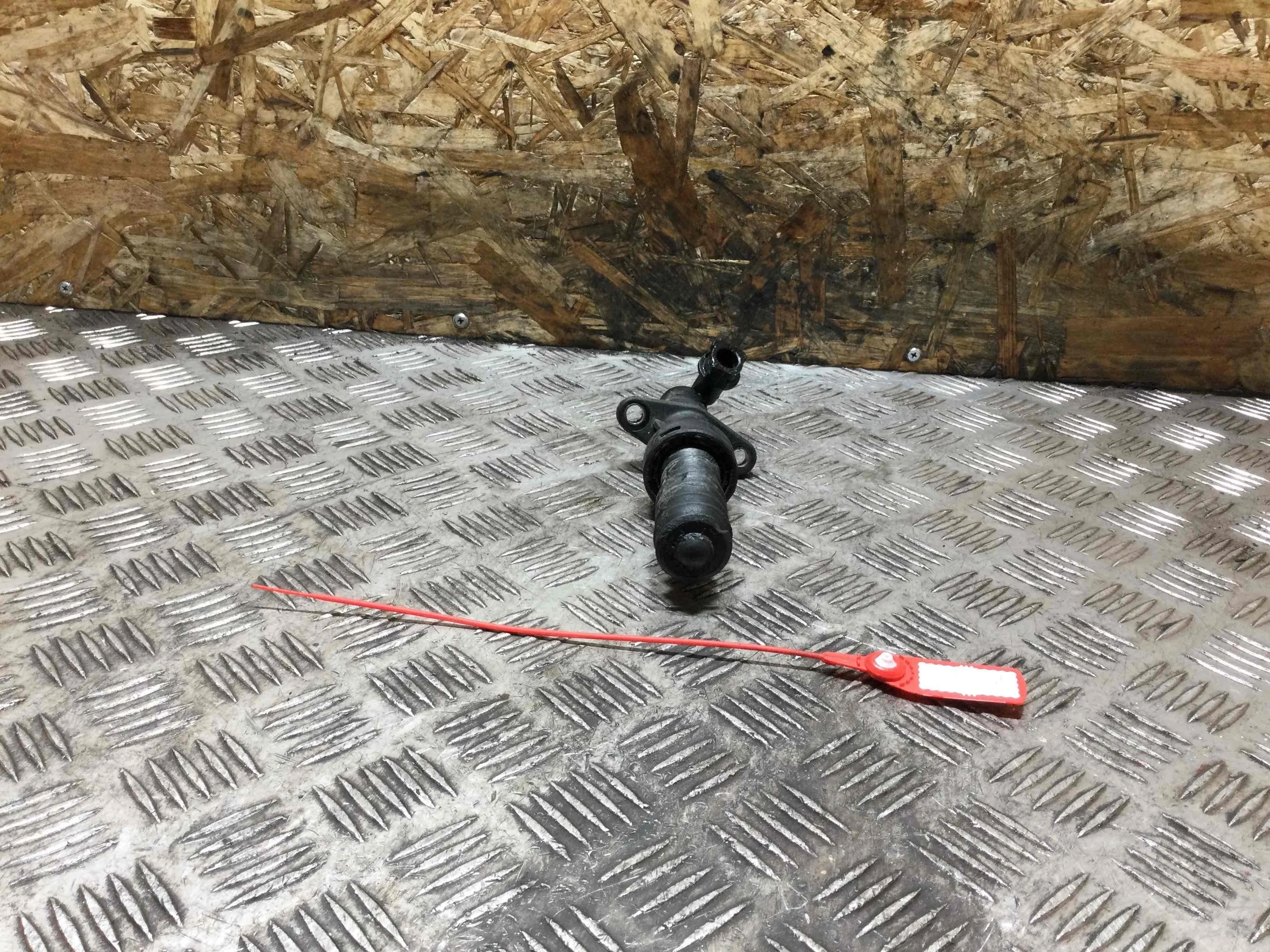 Цилиндр сцепления рабочий Citroen Jumpy 2 поколение 2007 - 2012 дизель 2.0 HDi Механика