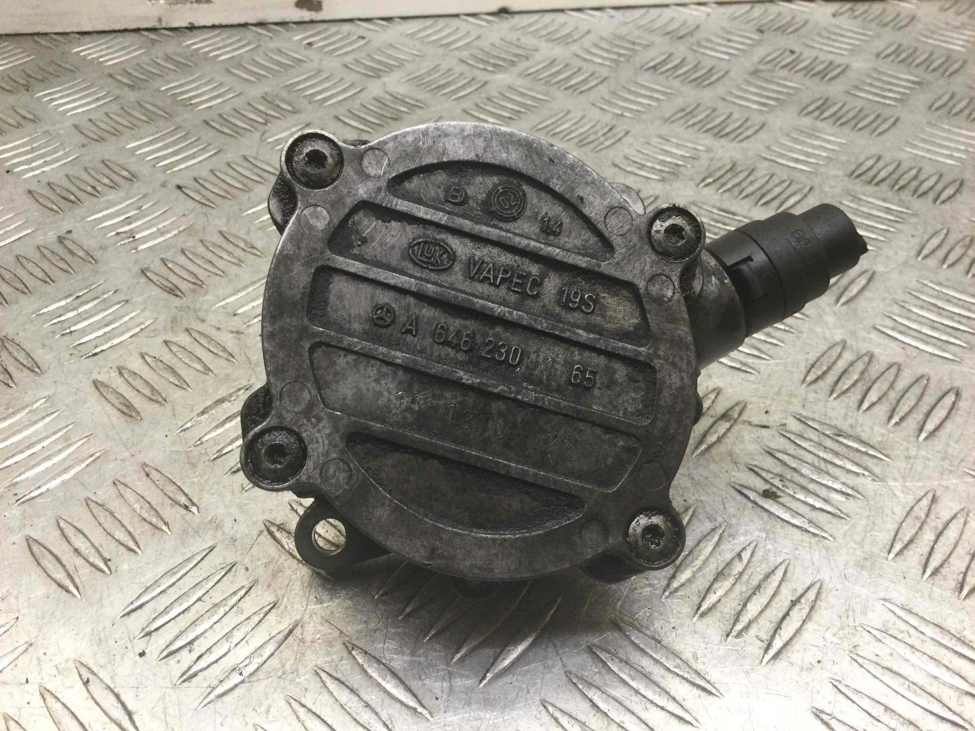 Насос вакуумный Mercedes C-klasse W203/S203/CL203 (2000-2004) дизель 2.2 CDI Автомат Седан