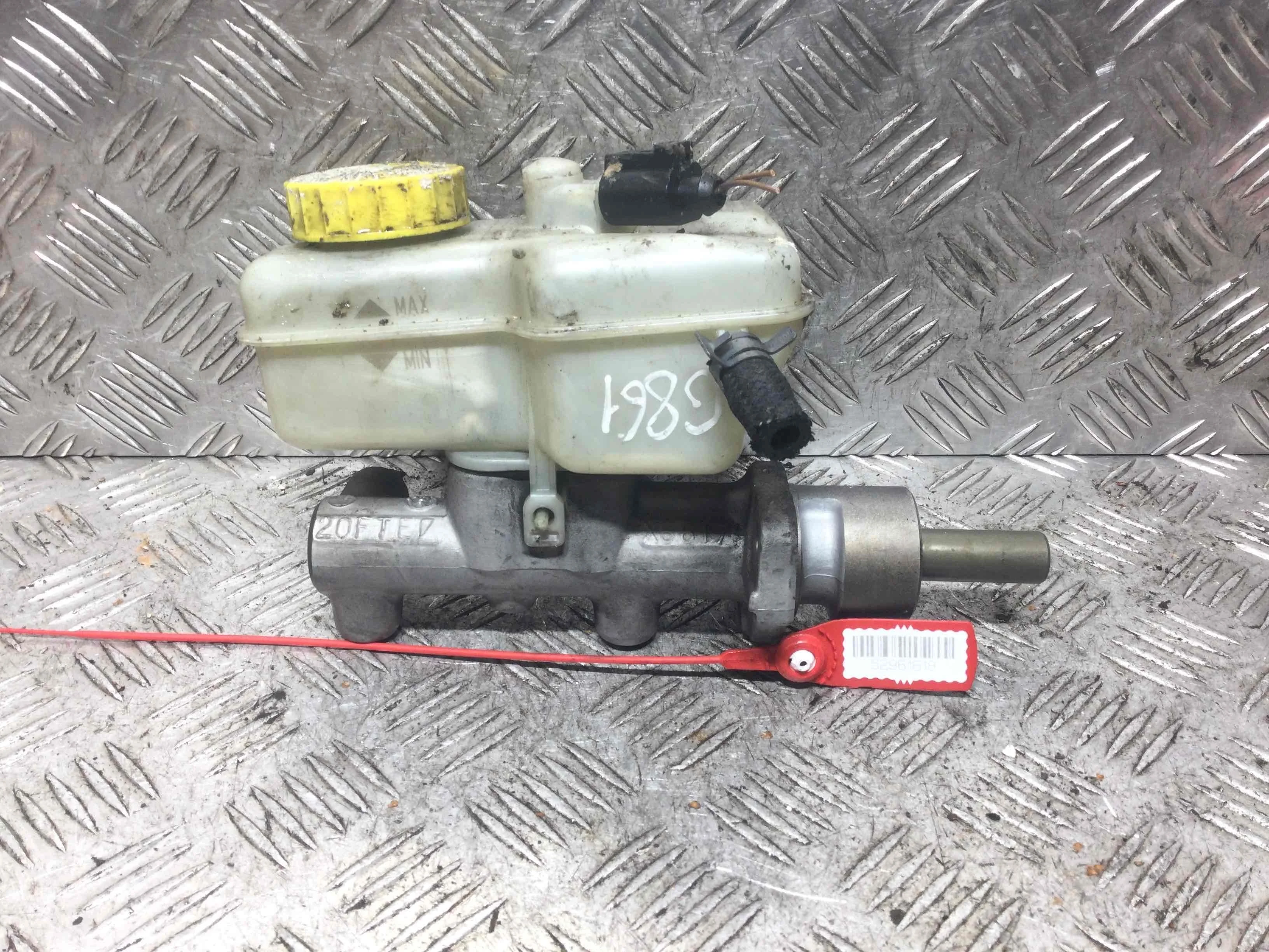 Цилиндр тормозной главный Volkswagen Polo 4 поколение (2001-2005) дизель 1.4 TDI Механика Х/б