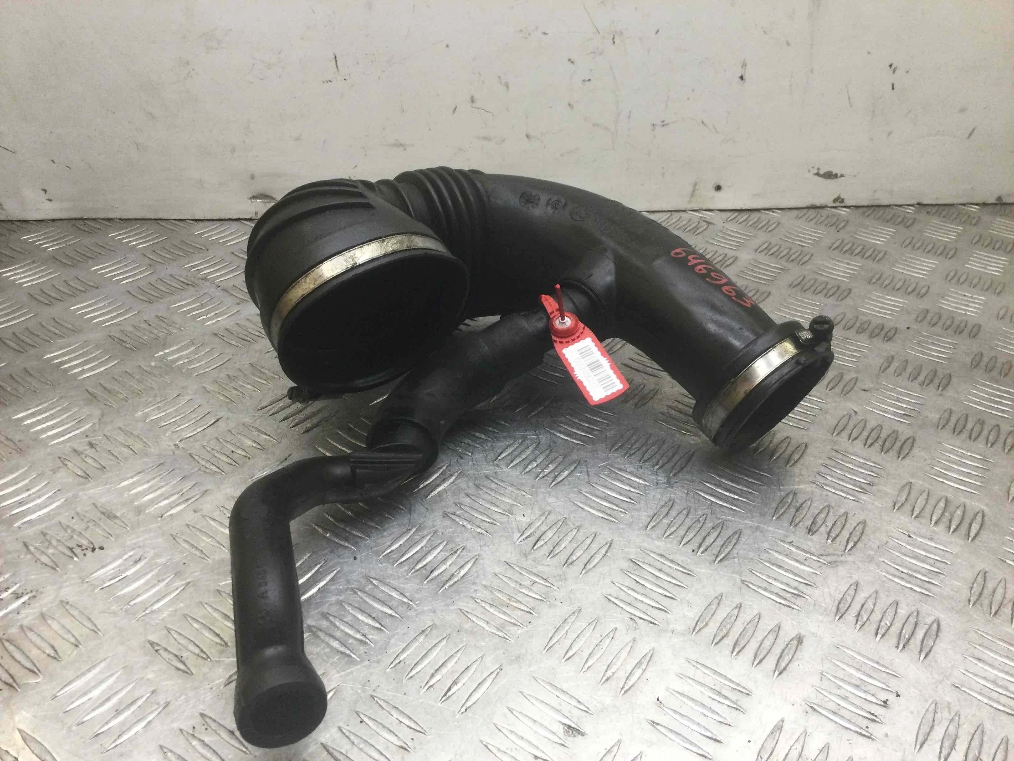 Патрубок воздушного фильтра Mercedes C-klasse W203/S203/CL203 [рестайлинг] (2004-2007) дизель 2.2  Автомат Седан