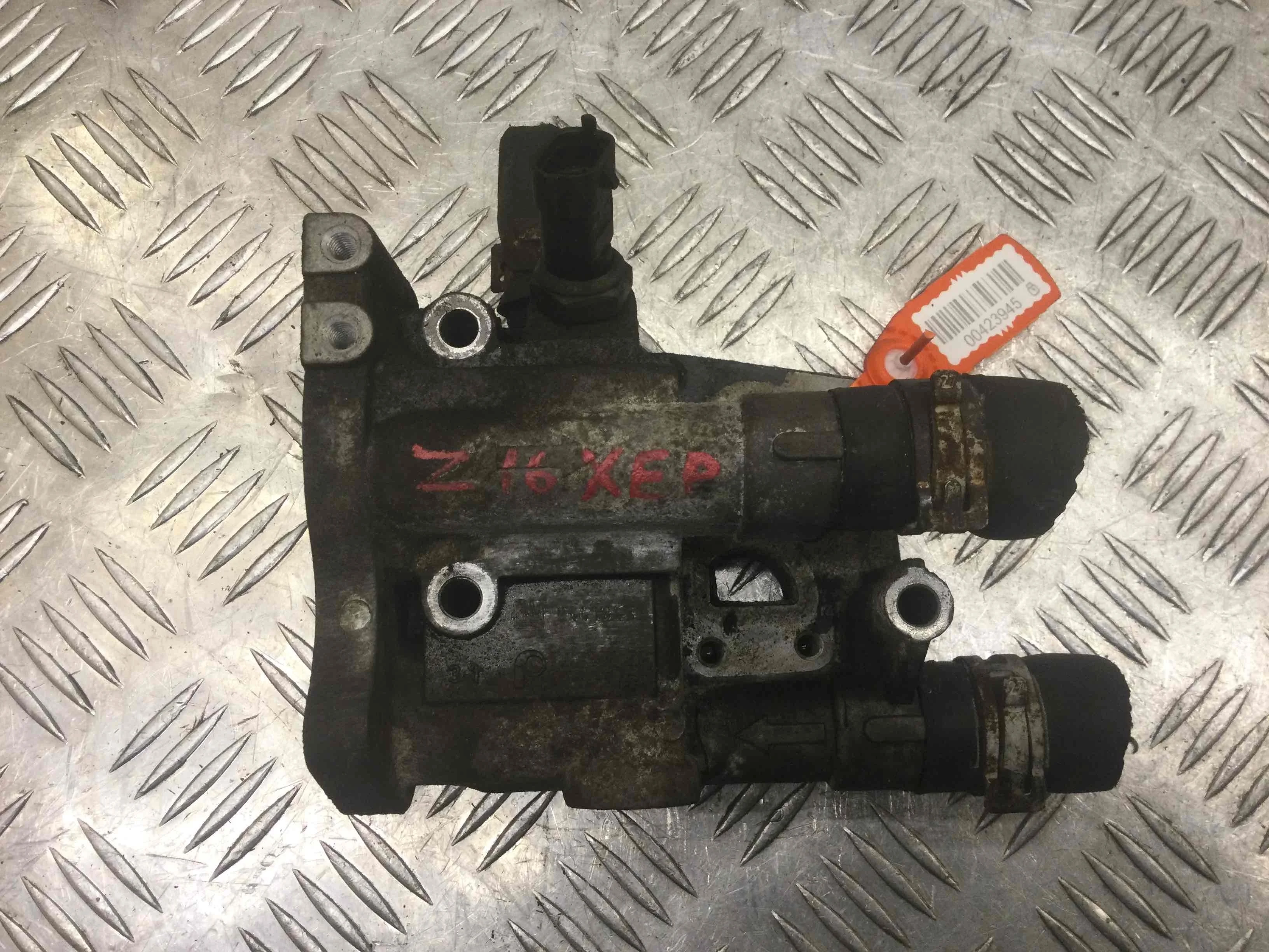 Корпус термостата Opel Astra H 2004-2007 бензин 1.6 i Механика Х/б