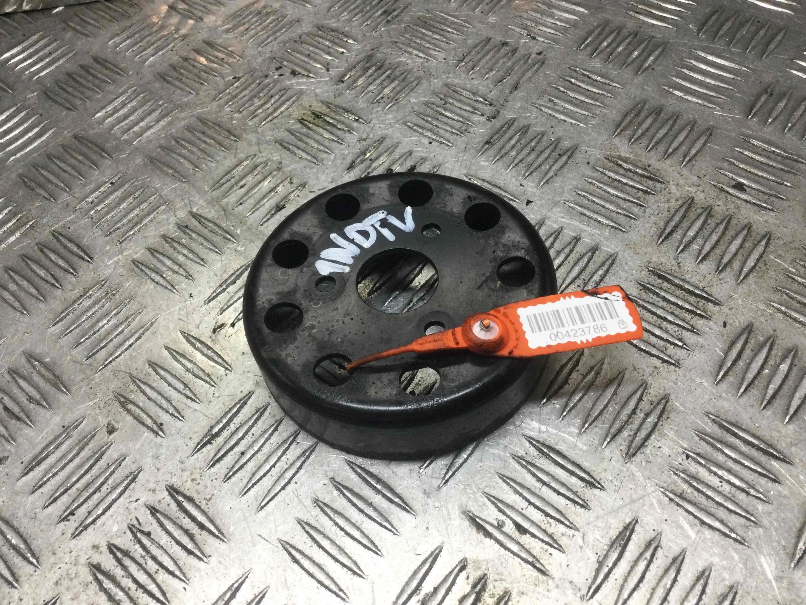 Шкив помпы Toyota Yaris P1 (1999-2003) дизель 1.4 D4D Механика Х/б