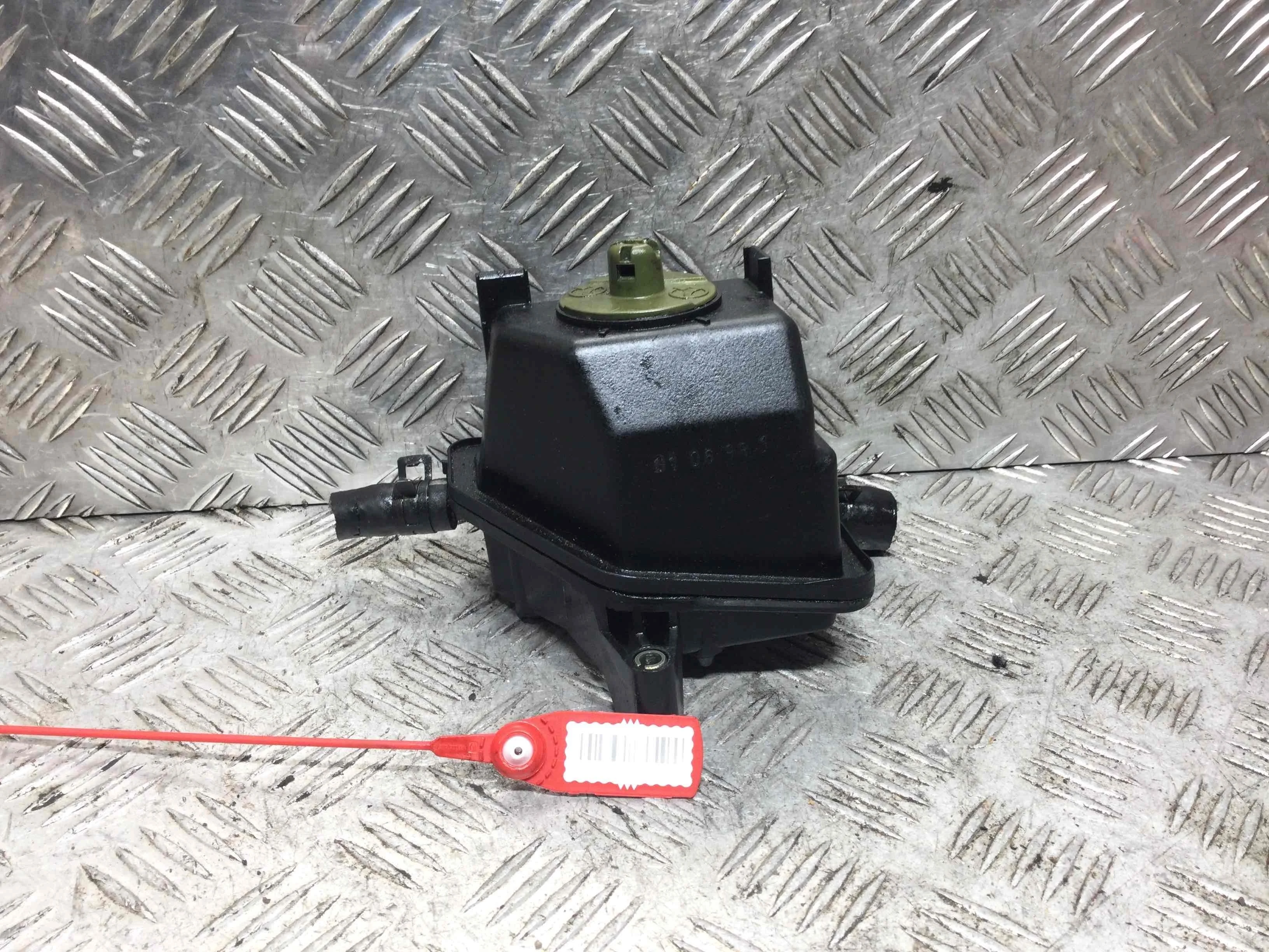 Бачок гидроусилителя Audi A3 8L (1996-2000) бензин 1.6 i Механика Х/б