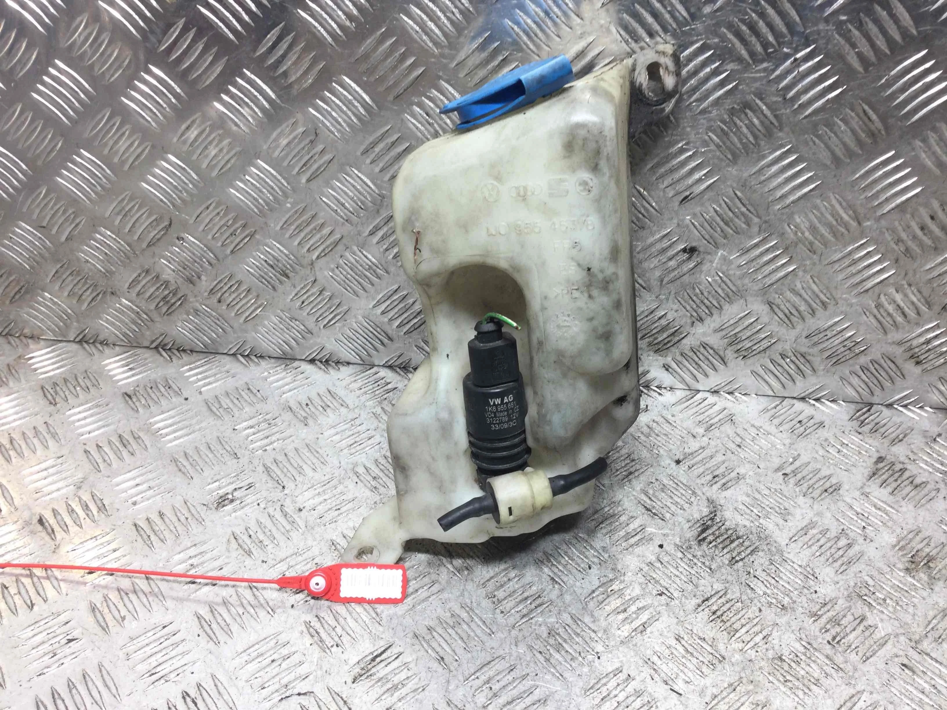 Бачок омывателя Audi A3 8L (1996-2000) бензин 1.8 i Механика Х/б