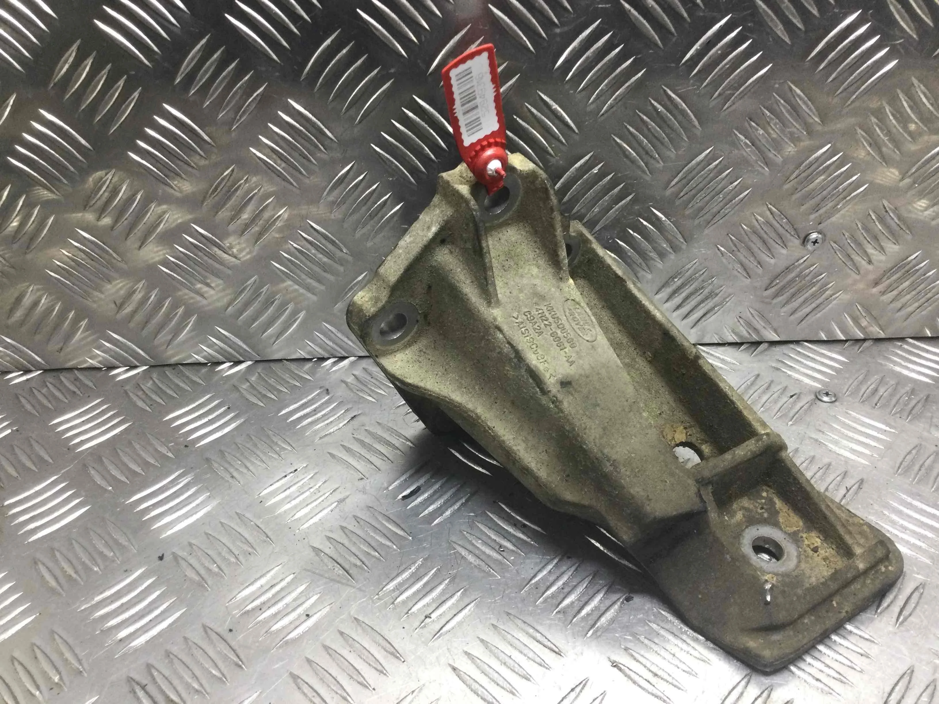 Кронштейн двигателя Land Rover Discovery Discovery III (LA) 2004 - 2009 дизель 2.7 TD Автомат