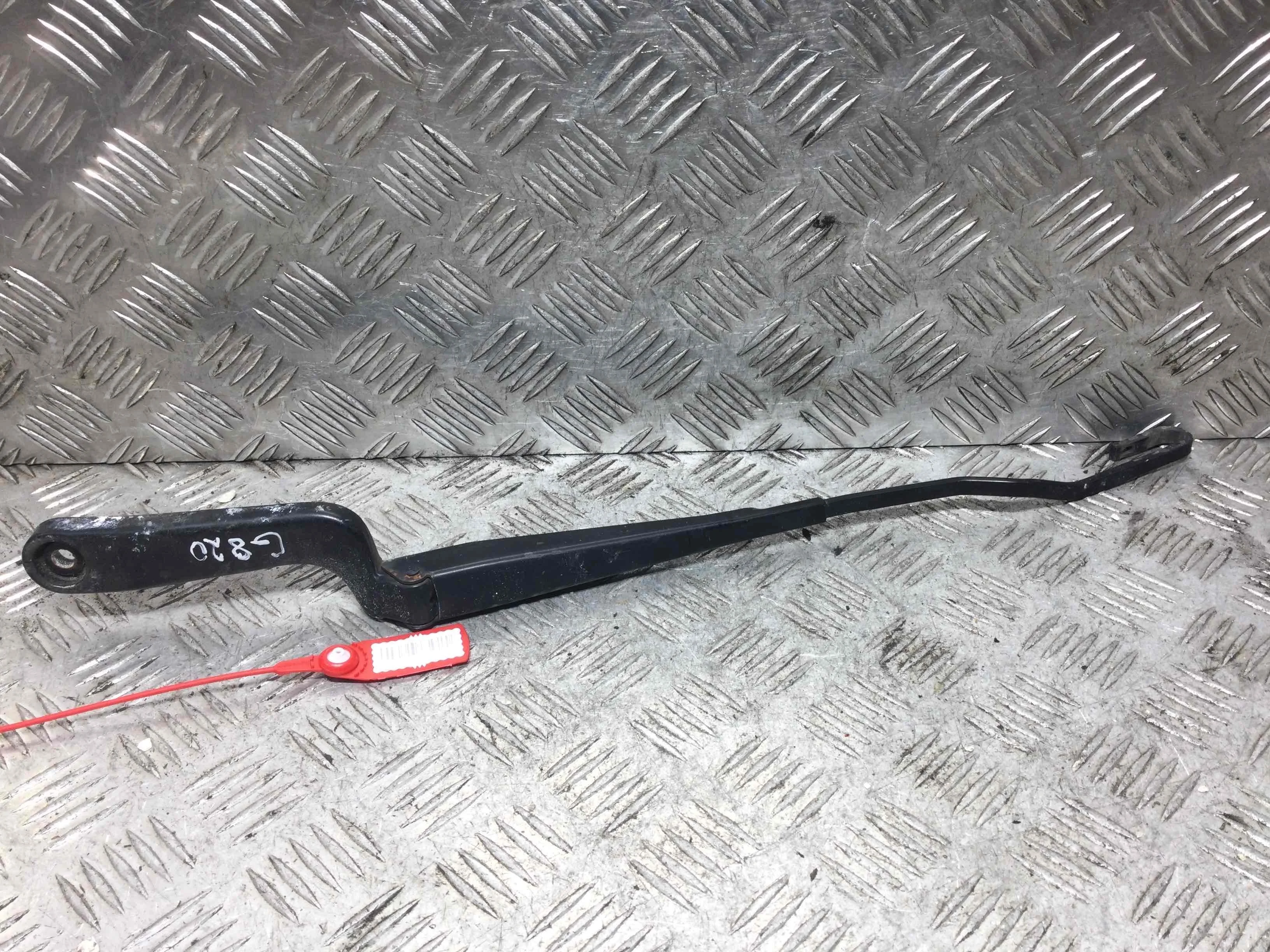 Щеткодержатель (поводок стеклоочистителя, дворник) Volkswagen Polo 3 поколение [рестайлинг] (2000-2002) бензин 1.4 i Механика Х/б