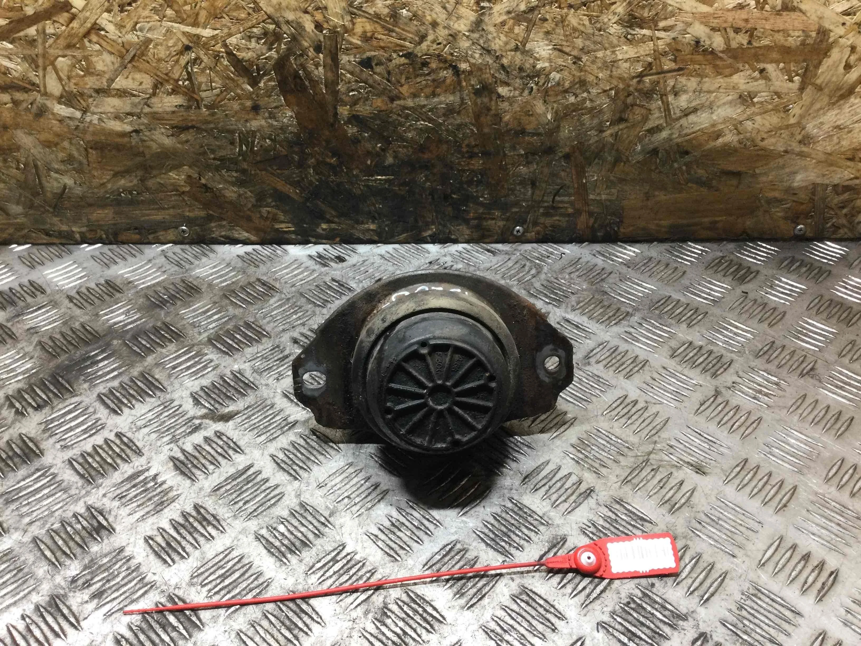 Подушка крепления двигателя Audi Q7 Q7 4L (2005-2009) дизель 3.0 TDI Автомат