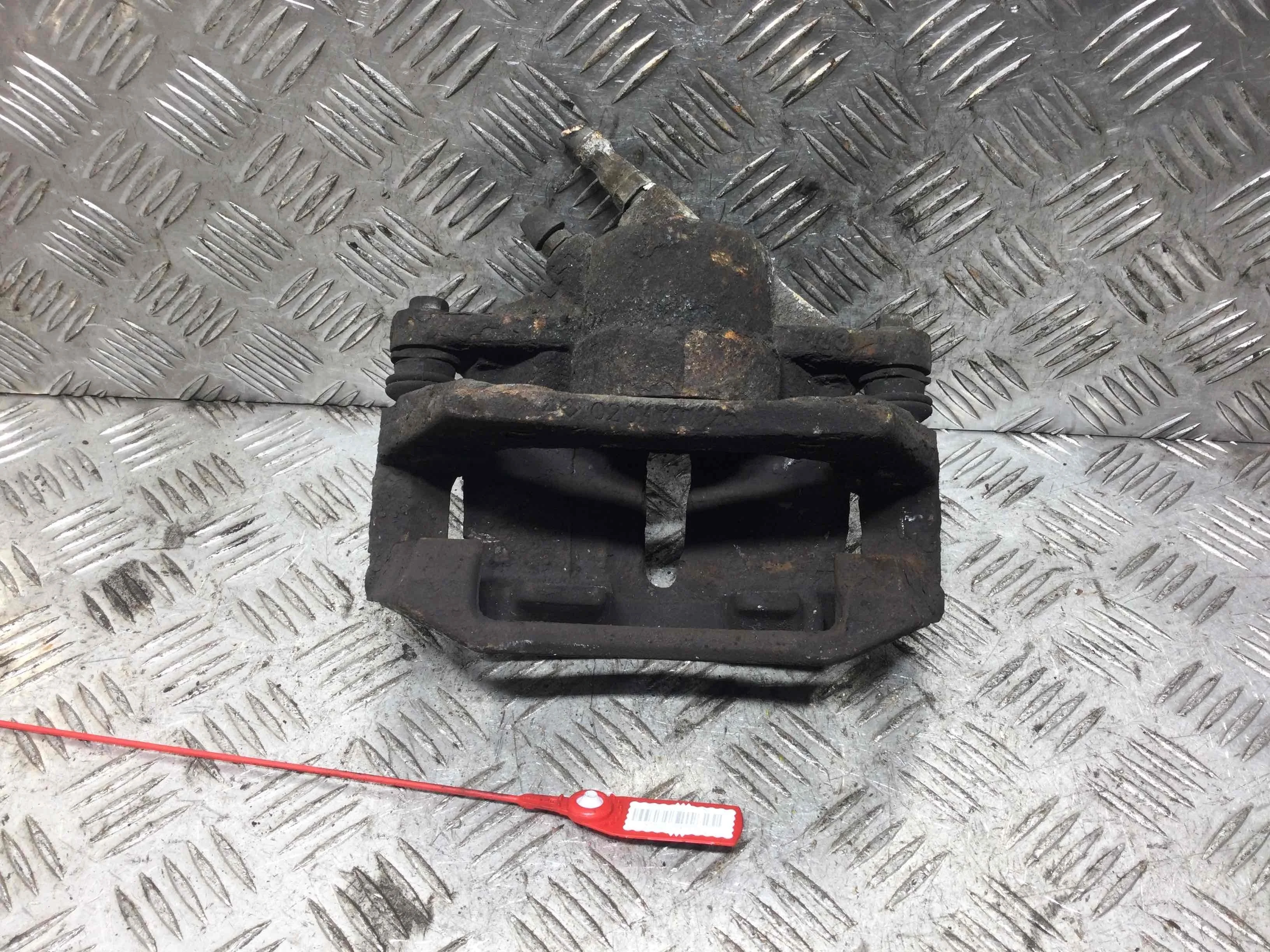 Суппорт передний левый Ford Mondeo 3 поколение [рестайлинг] (2003-2007) бензин 2.5 i Механика Универсал