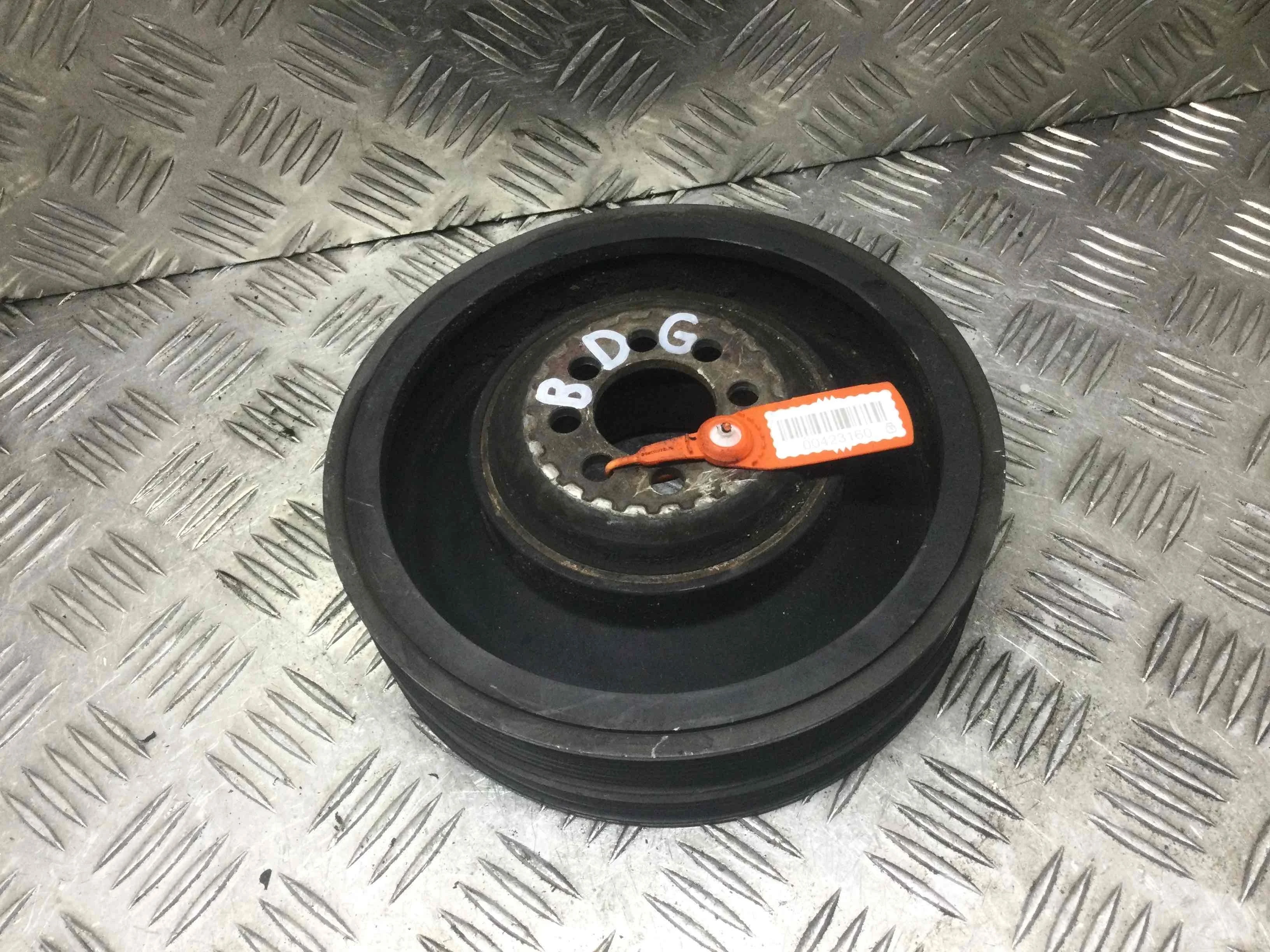 Шкив коленвала Audi A4 B7 (2004-2008) дизель 2.5 TDI Вариатор Седан