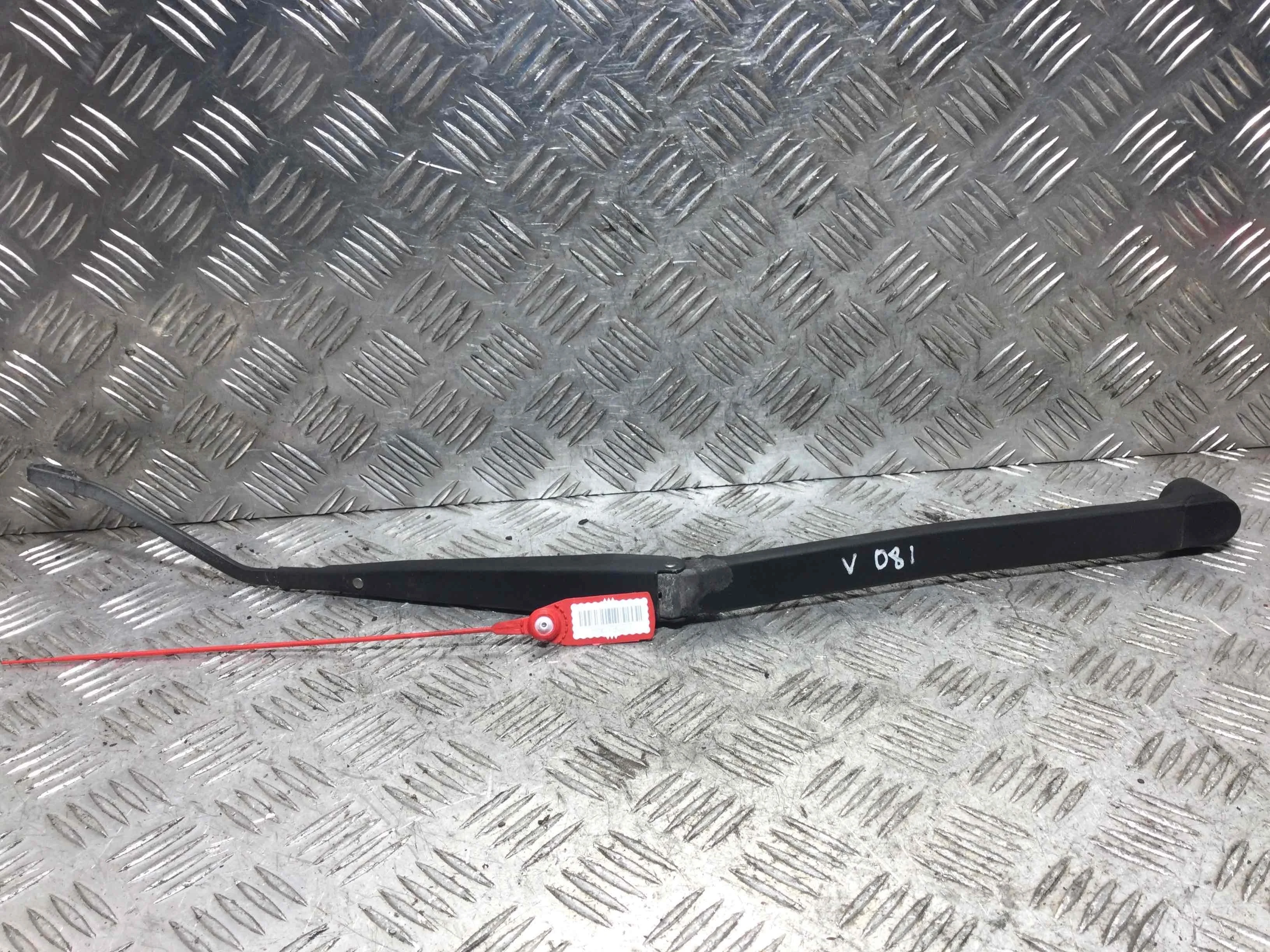 Щеткодержатель (поводок стеклоочистителя, дворник) Mitsubishi Galant Galant VIII (EA) 1996 - 2006 бензин 2.0 i Механика Универсал