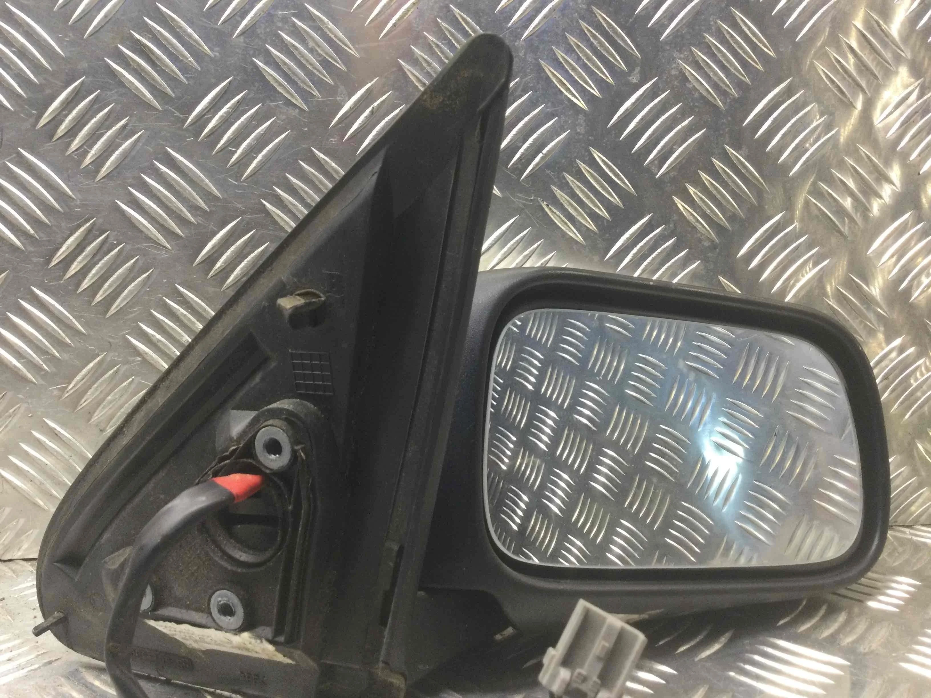 Зеркало наружное правое Nissan Primera Primera II (P11) 1996 - 2002 бензин 2.0 i Механика Лифтбэк