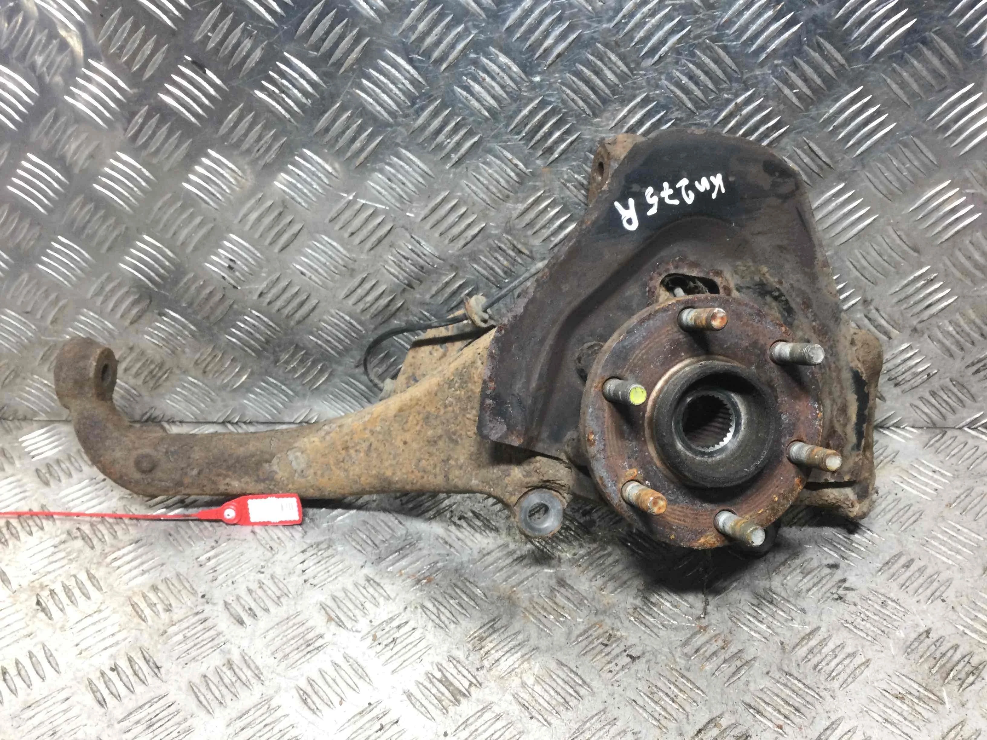 Ступица передняя правая Nissan Navara D40 (2005-2010) дизель 2.5  Механика