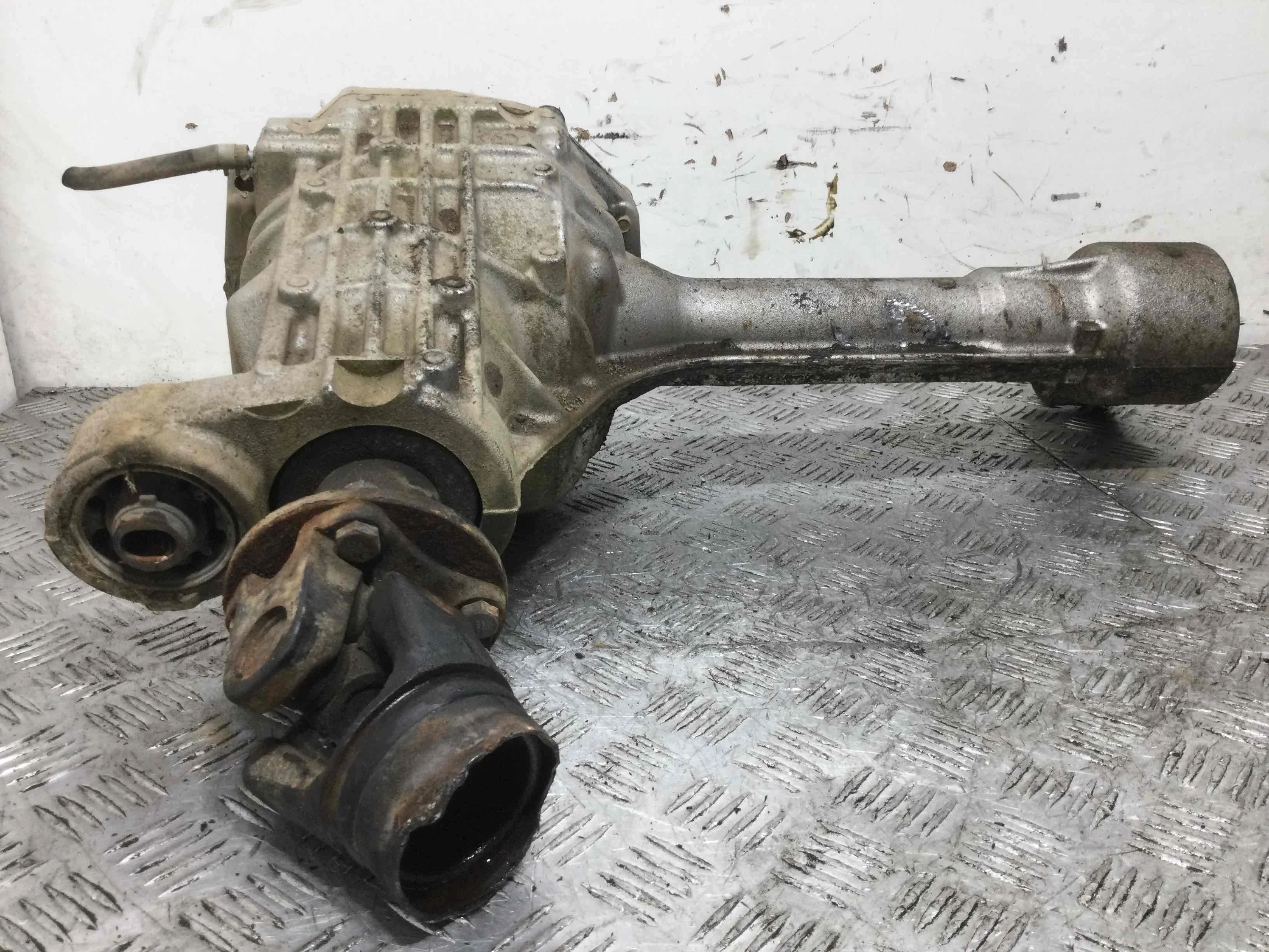 Редуктор переднего моста Nissan Navara D40 (2005-2010) дизель 2.5  Механика