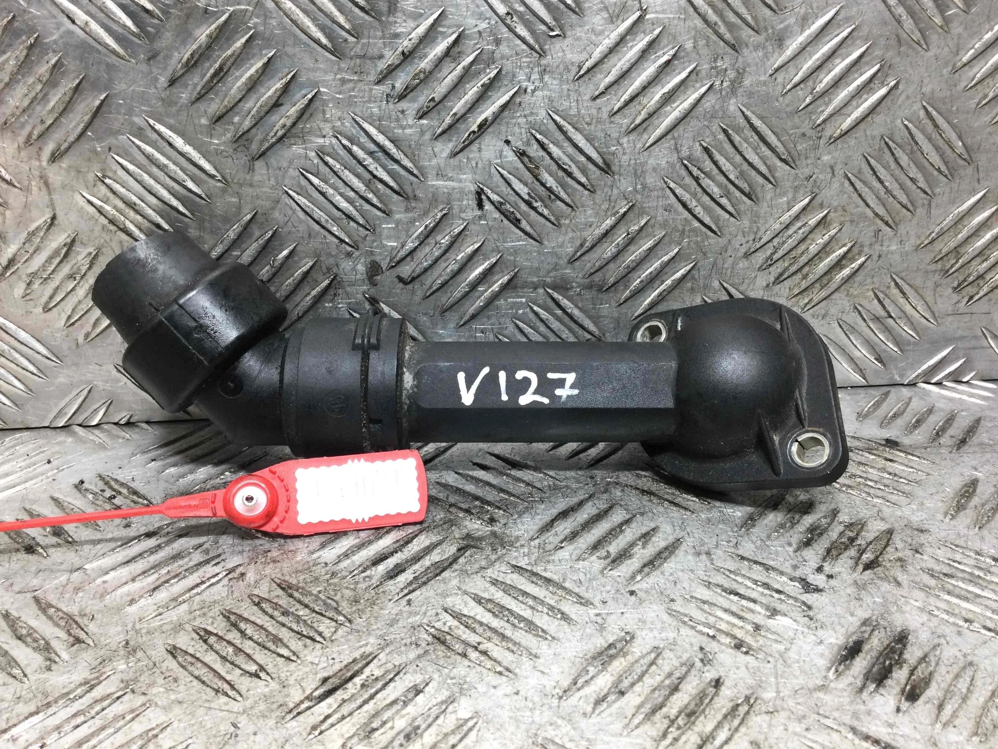 Фланец (тройник) системы охлаждения Audi A4 B5 [рестайлинг] (1999-2001) дизель 1.9 TDI Механика Универсал