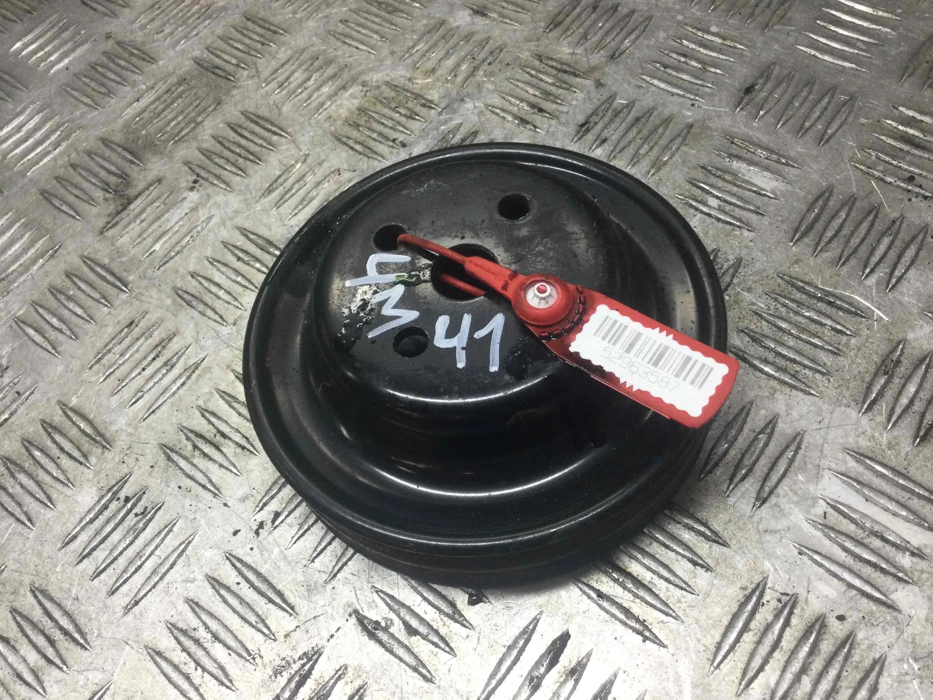 Шкив помпы Mitsubishi Pajero 3 поколение [рестайлинг] (2003-2006) дизель 3.2 TD Автомат