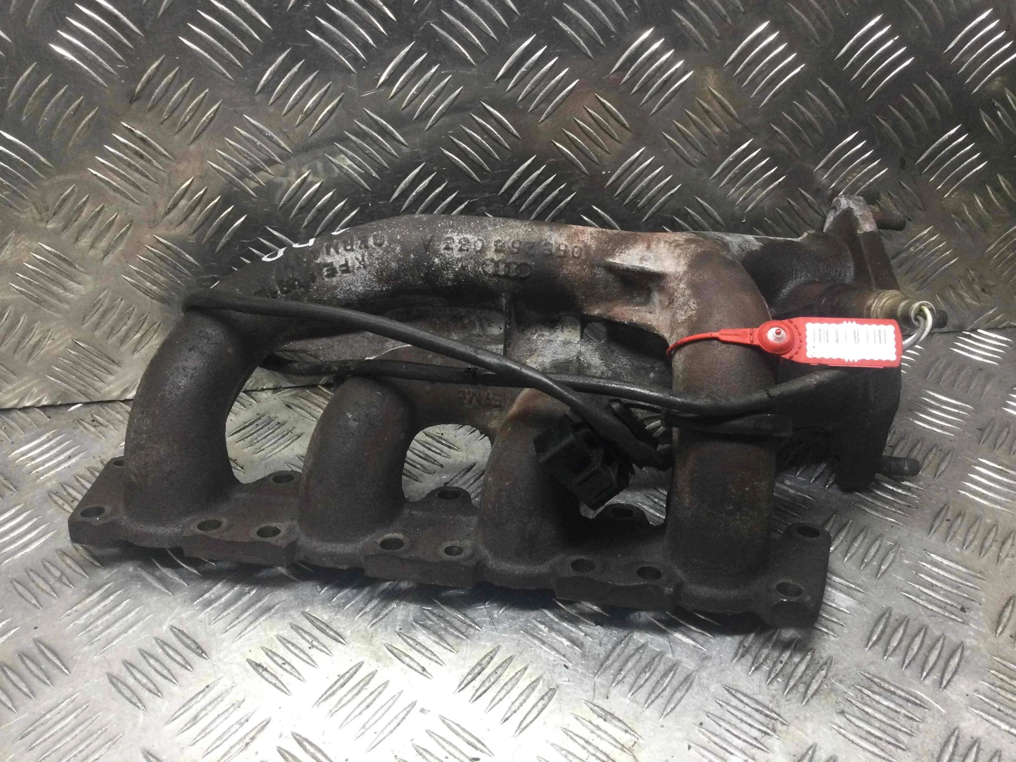 Коллектор выпускной Audi A4 B5 (1994-1999) бензин 1.8 i Механика Седан