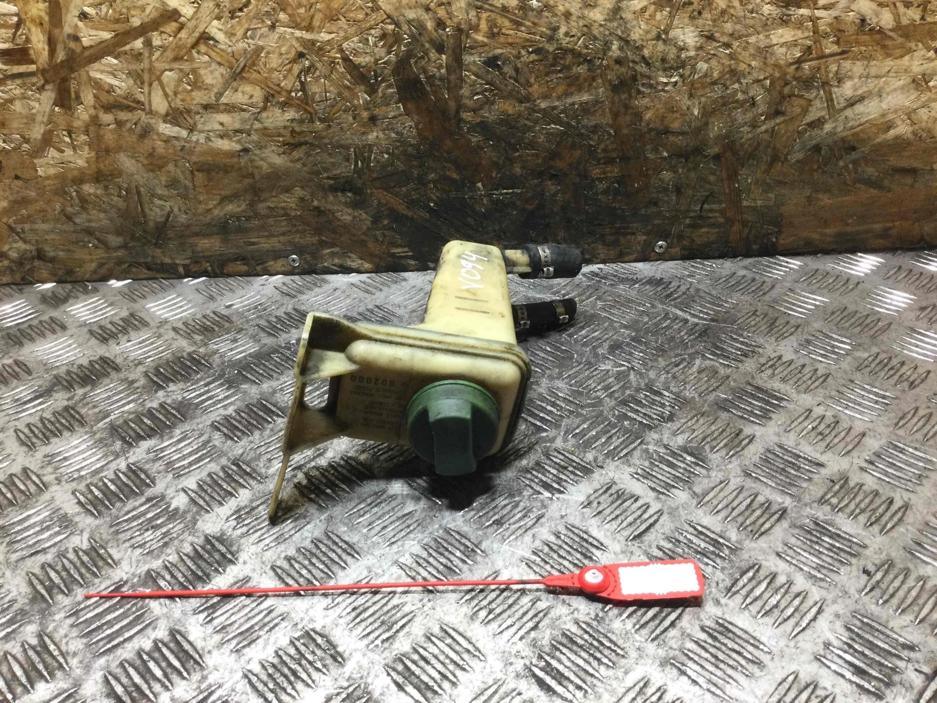 Бачок гидроусилителя Audi A4 B5 (1994-1999) бензин 1.6 i Механика Седан