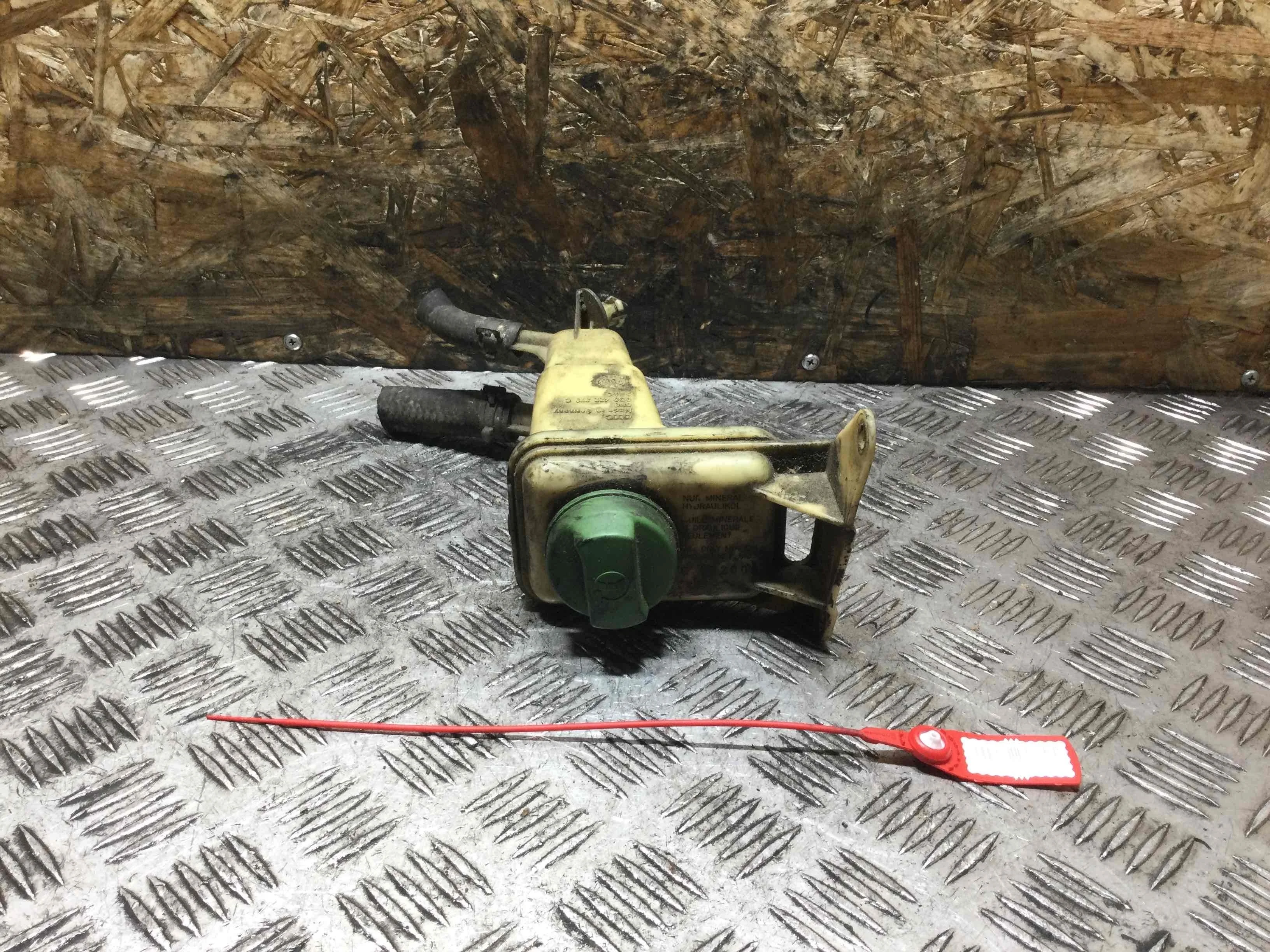 Бачок гидроусилителя Audi A6 C5/4B (1997-2004) дизель 2.5 TDI Автомат Универсал