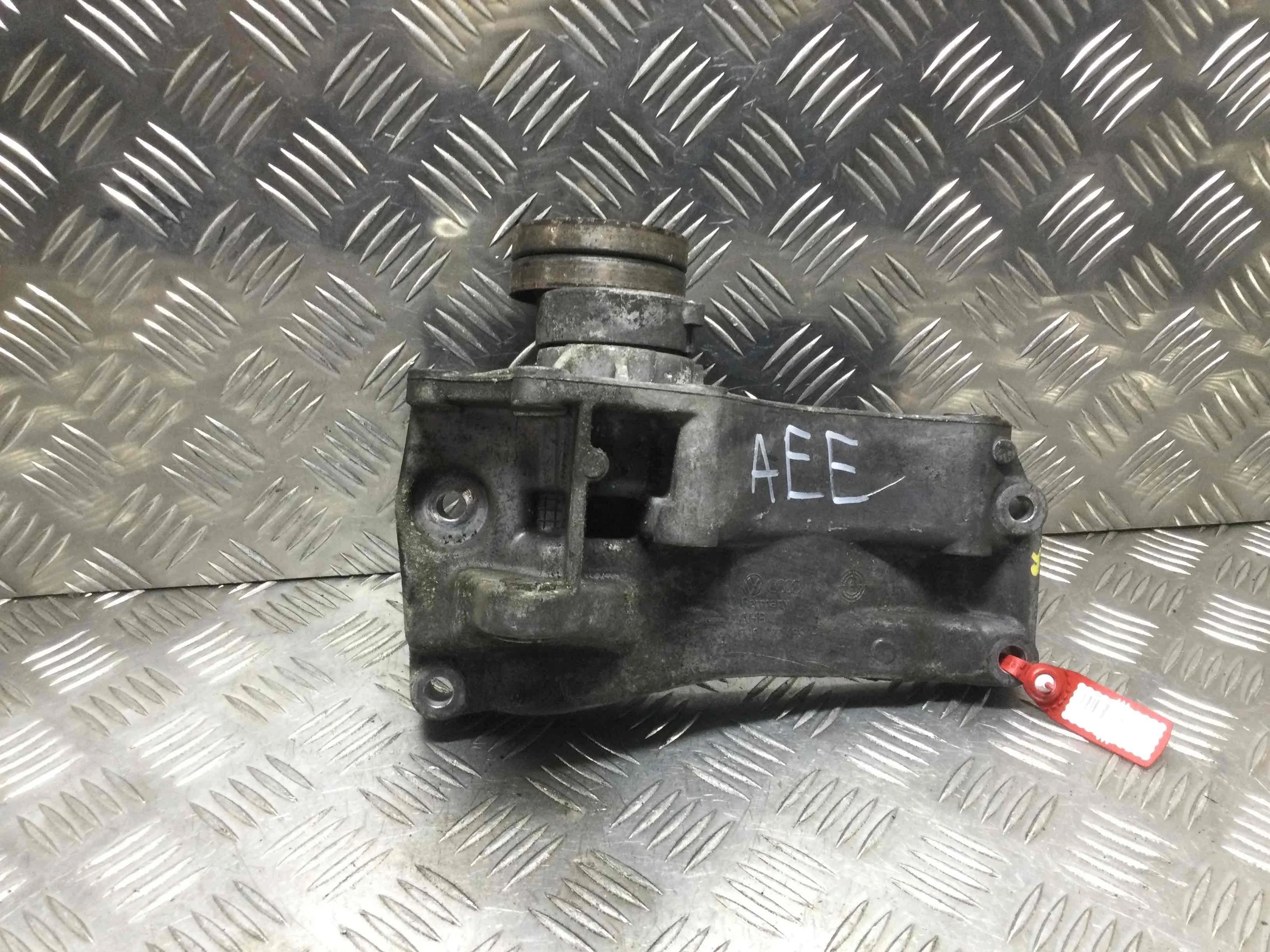 Натяжитель ремня генератора Volkswagen Polo 3 поколение (1994-2001) бензин 1.6 i Механика Х/б