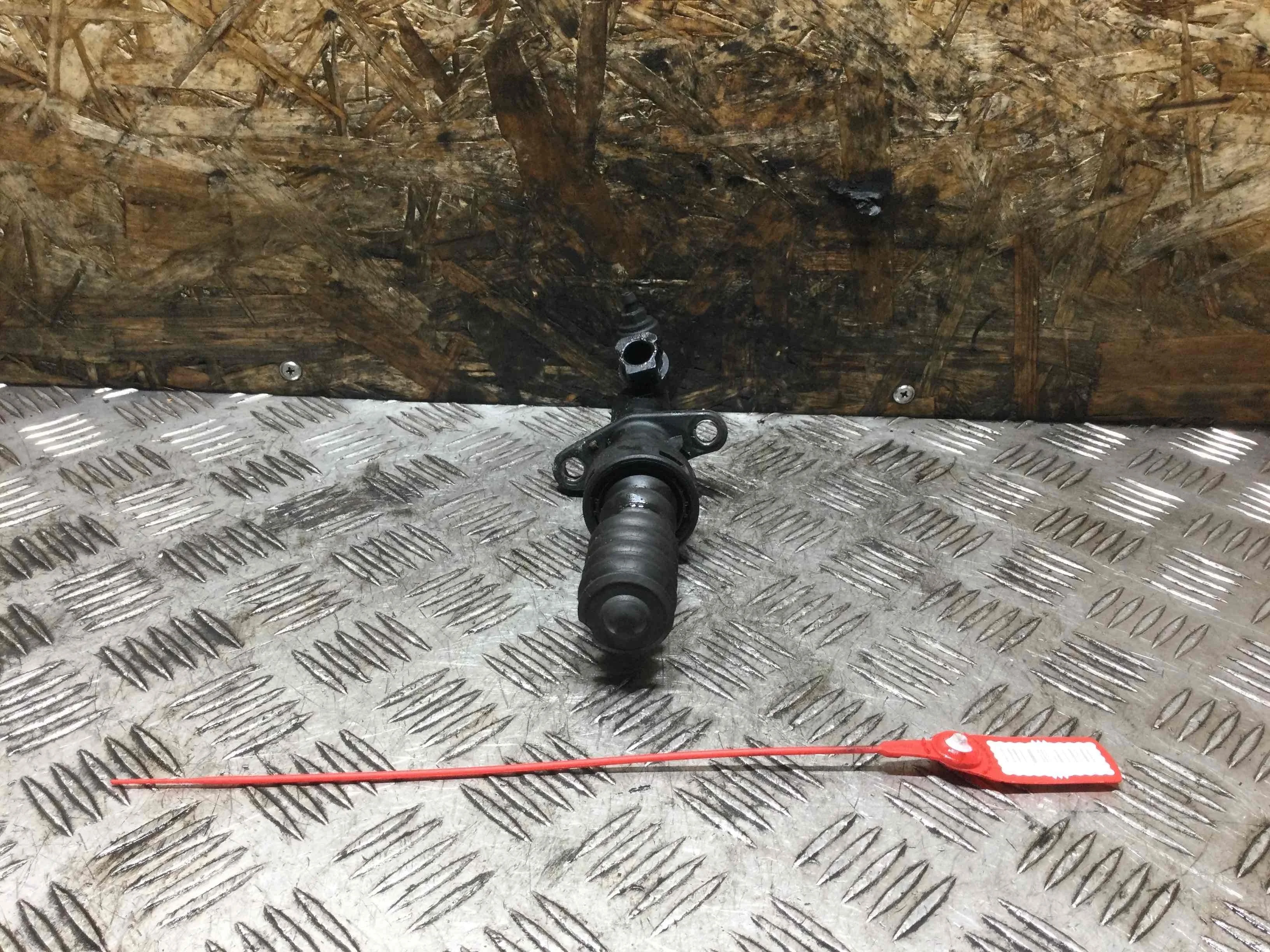 Цилиндр сцепления рабочий Citroen C5 C5 I (DC,DE,RE,RC) 2001 - 2008 бензин 2.0 i Механика Универсал