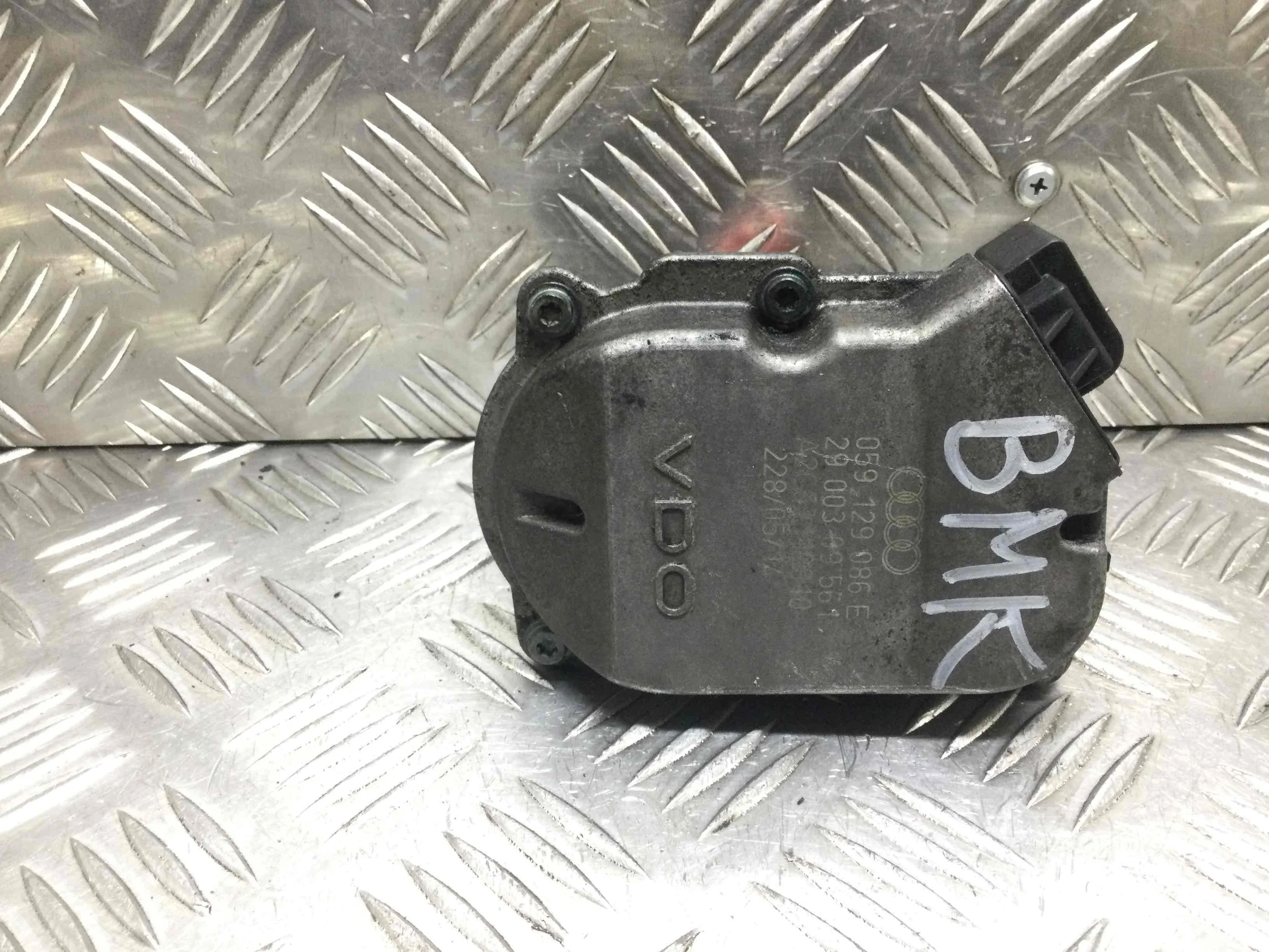 Сервопривод заслонок впускного коллектора Audi A6 C6/4F (2004-2008) дизель 3.0 TDI Автомат Седан