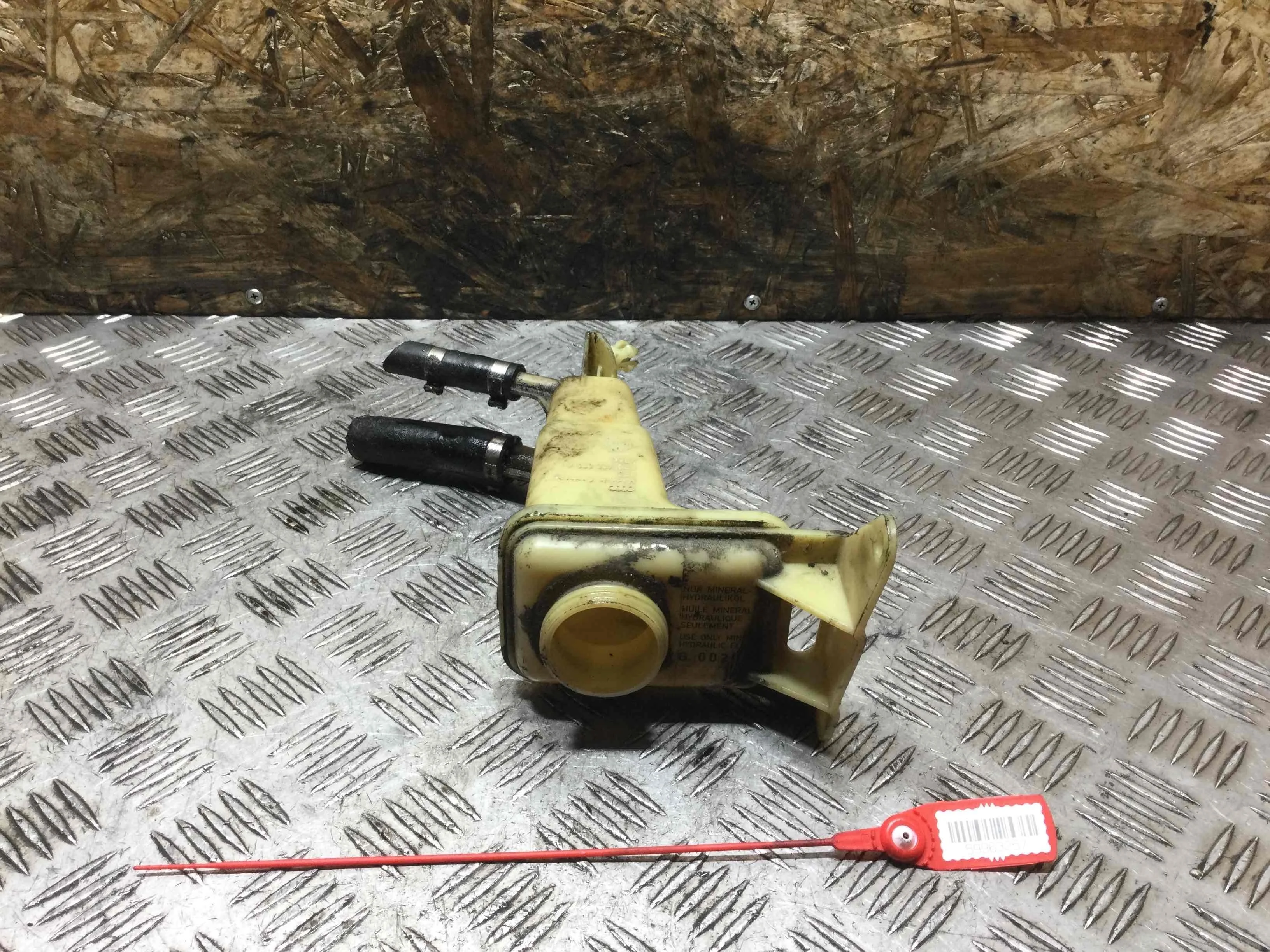 Бачок гидроусилителя Audi A4 B5 (1994-1999) бензин 1.6 i Механика Седан