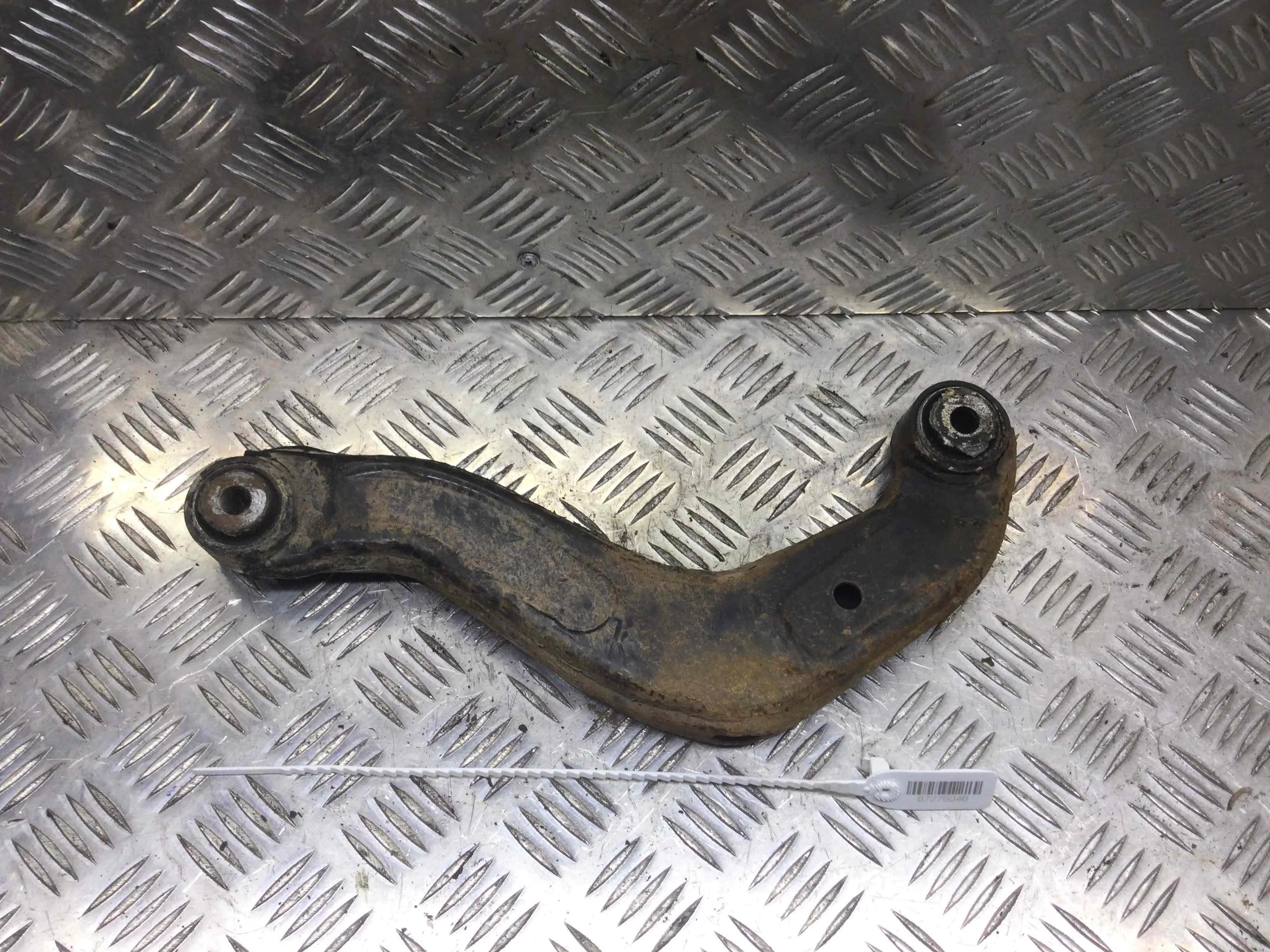 Рычаг задний правый Audi A6 C5/4B (1997-2004) дизель 2.5 D Механика Универсал