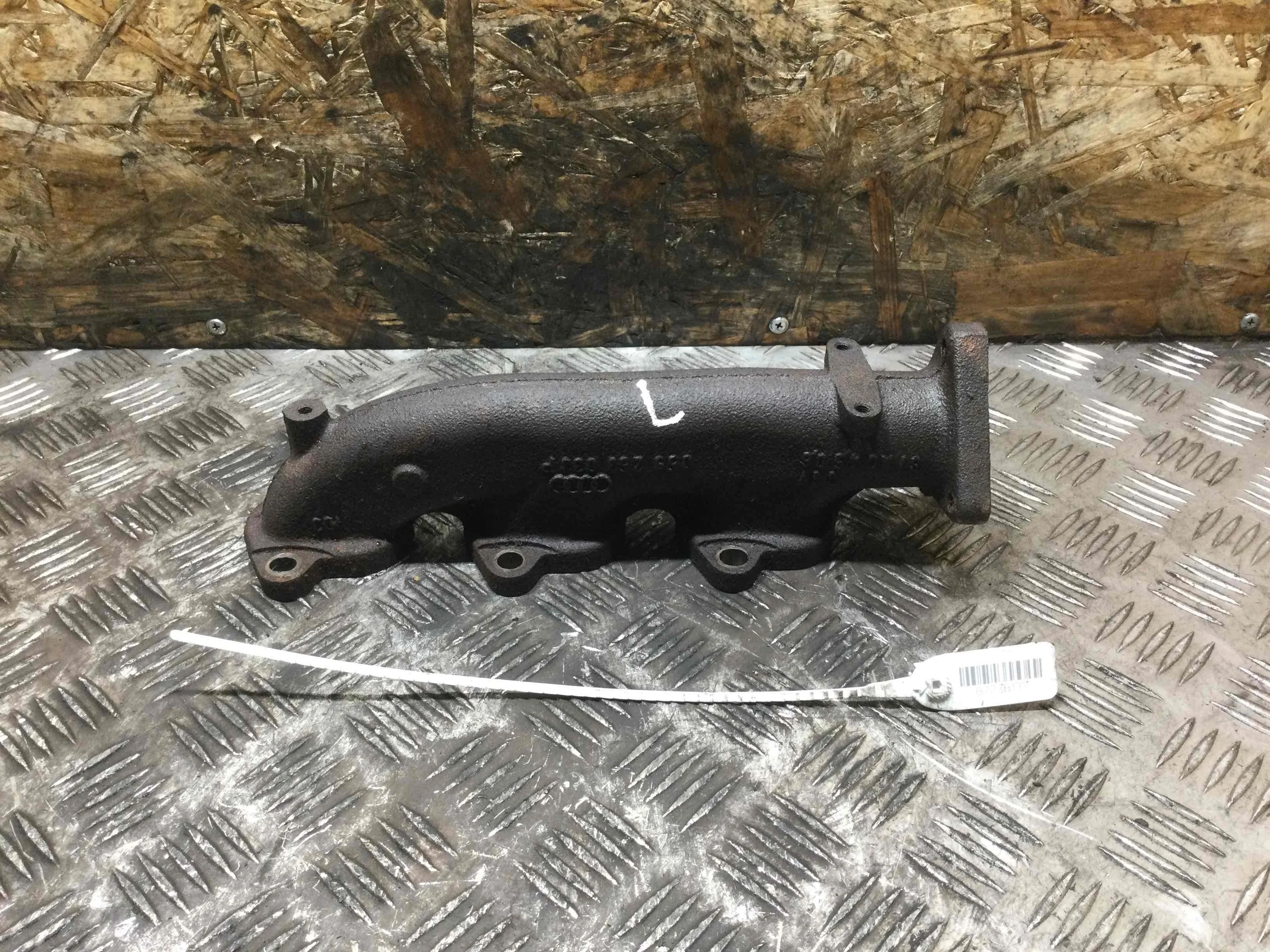 Коллектор выпускной Audi A6 C6/4F (2004-2008) дизель 3.0 TDI Автомат Универсал