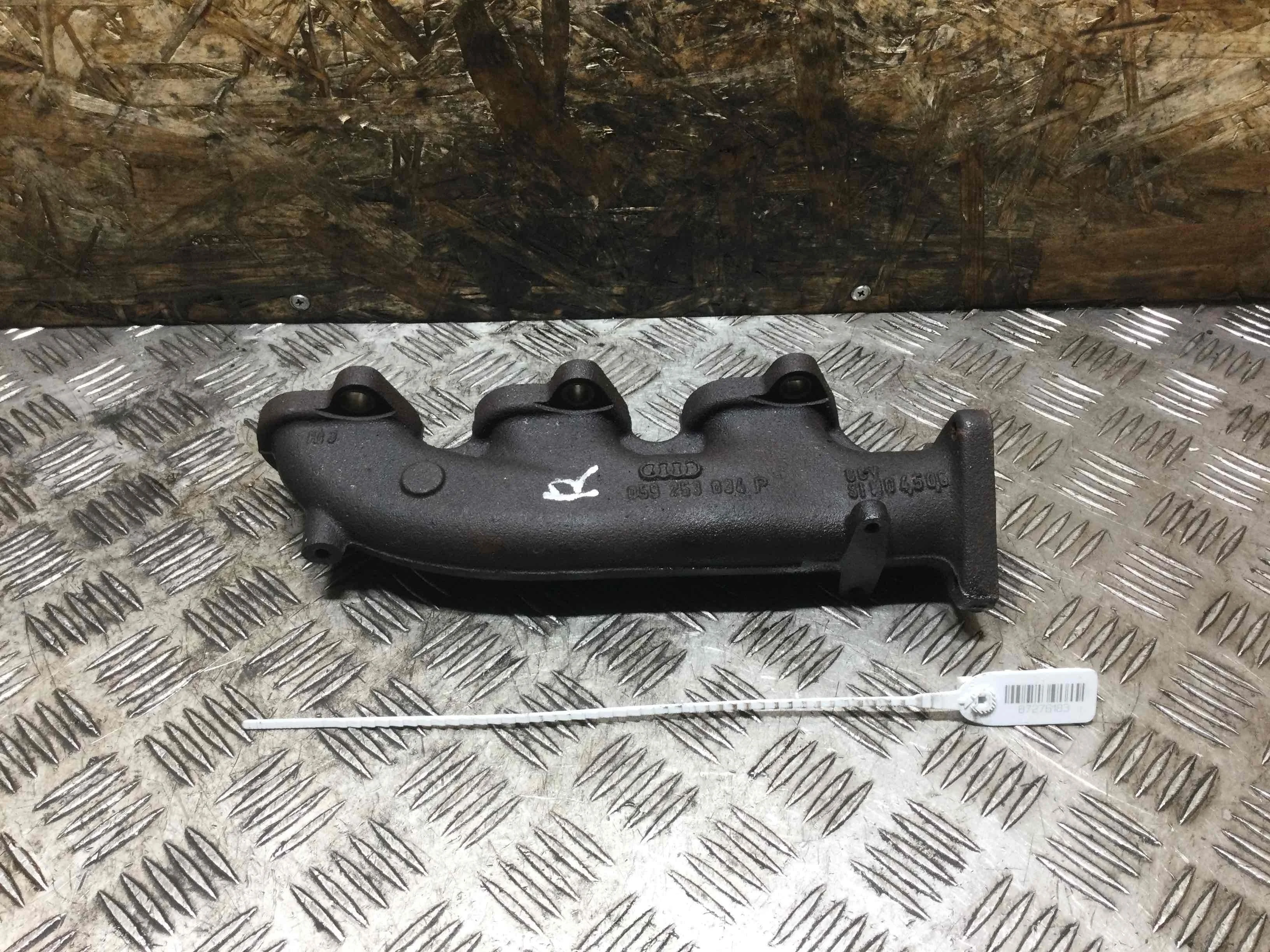 Коллектор выпускной Audi A6 C6/4F (2004-2008) дизель 3.0 TDI Автомат Универсал