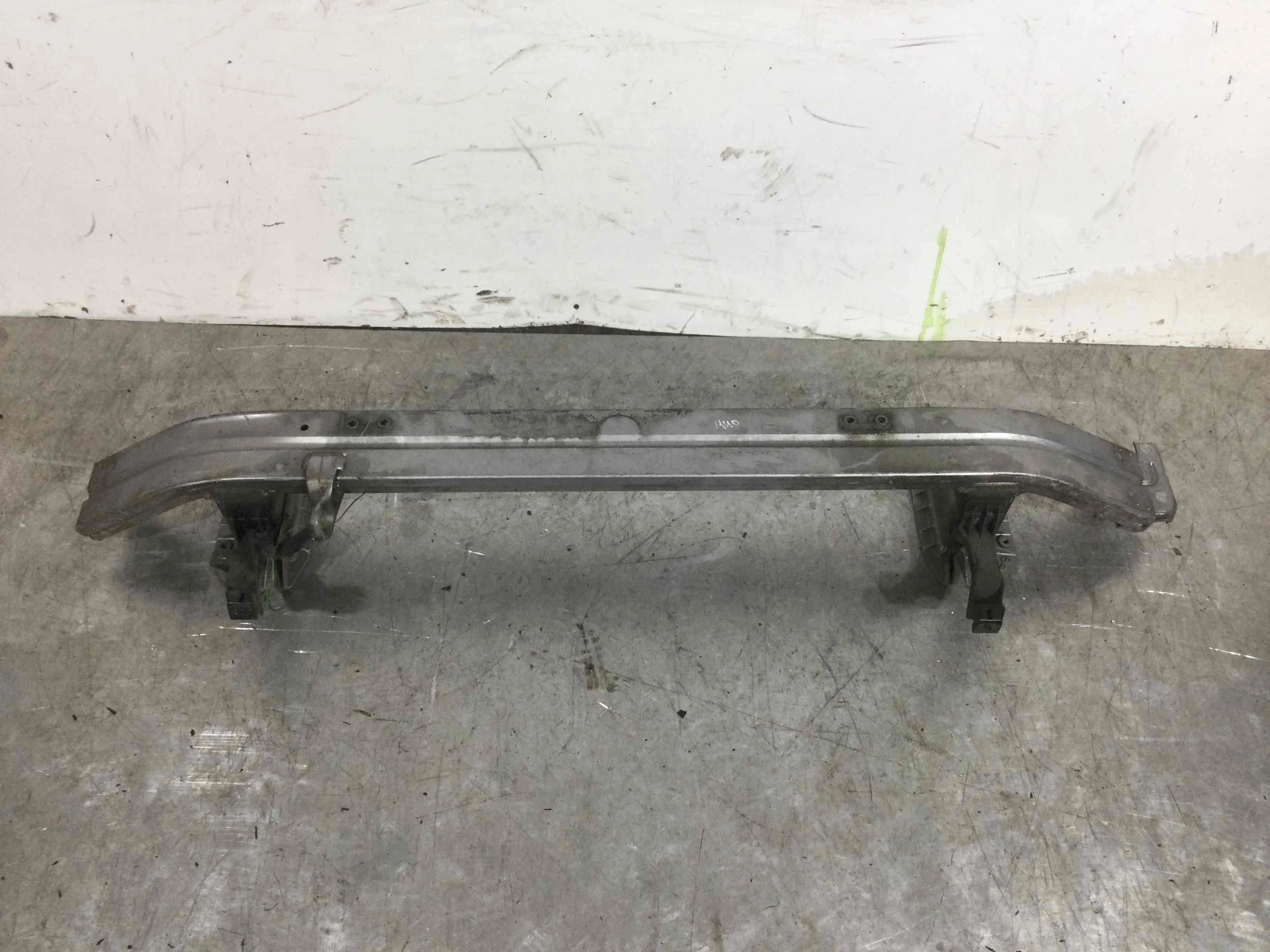 Усилитель бампера переднего Mercedes A-klasse W168 [рестайлинг] (2001-2004) бензин 1.6 i Механика Х/б