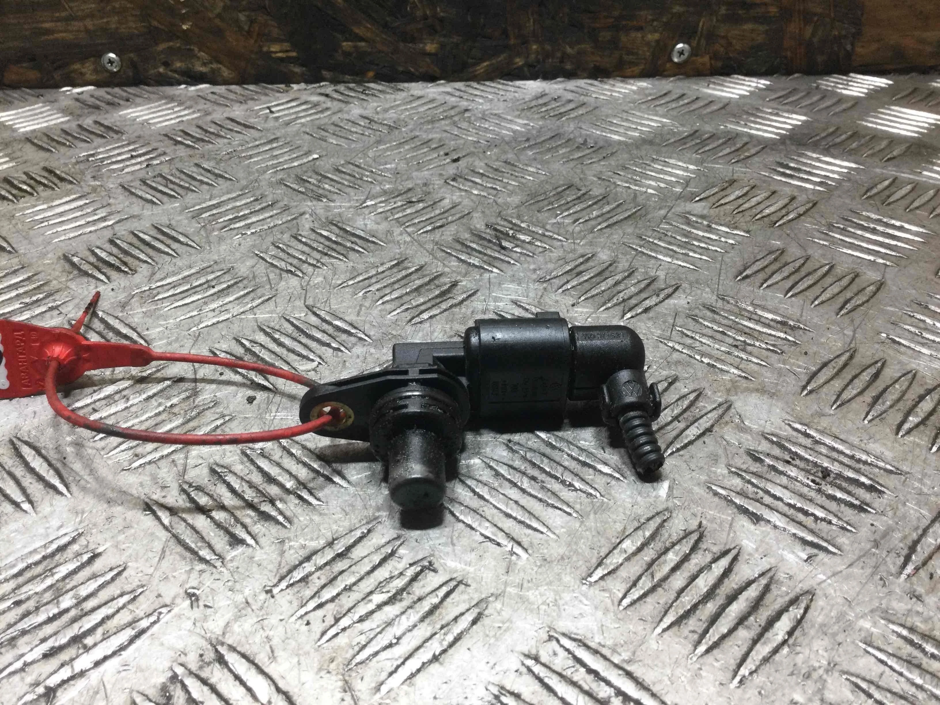 Датчик распредвала Volkswagen Golf 4 поколение (1997-2004) бензин 1.4 i Механика Х/б