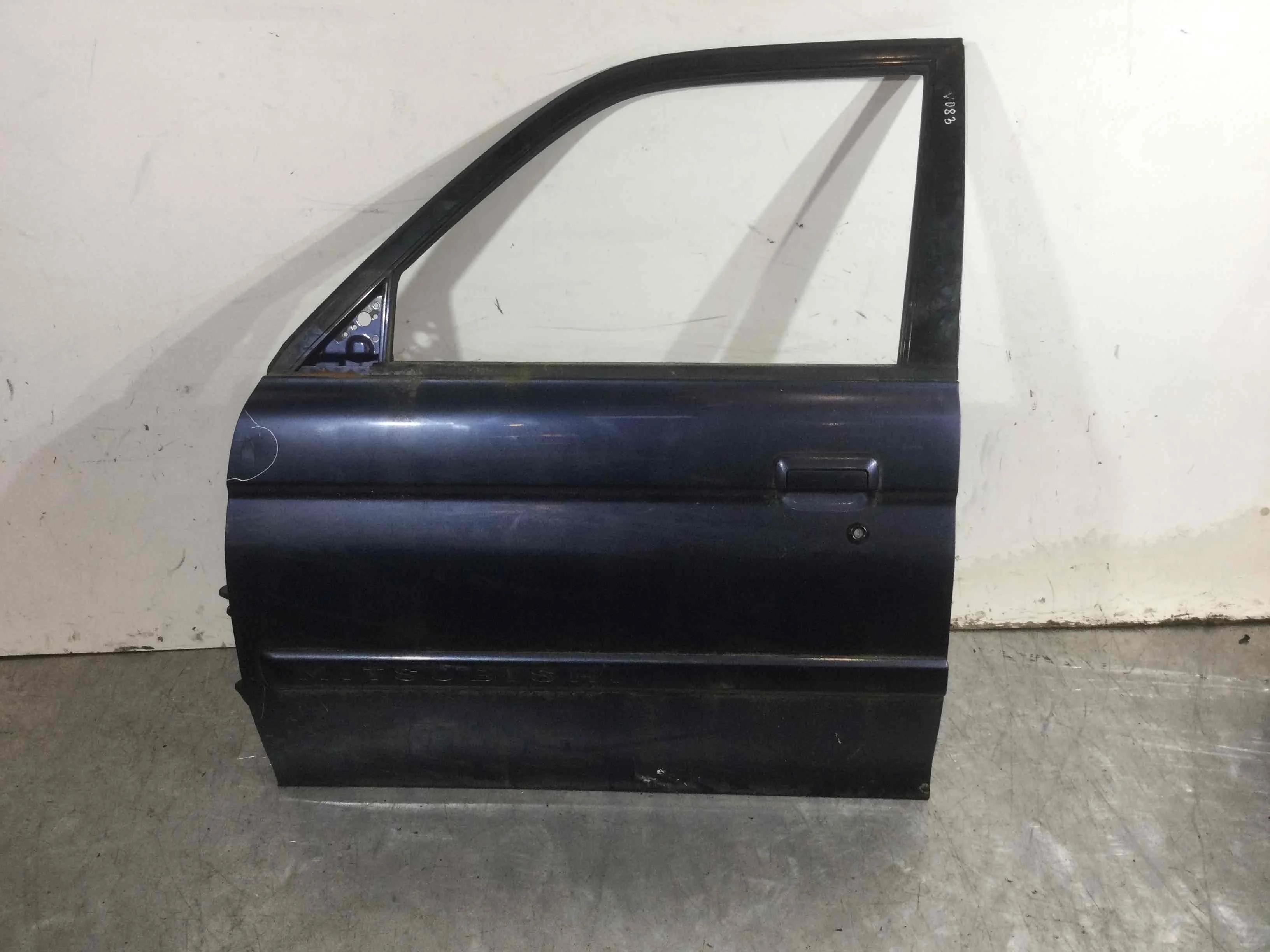 Дверь передняя левая Mitsubishi Pajero Sport 1 поколение (1996-2005) дизель 2.5 TD Механика