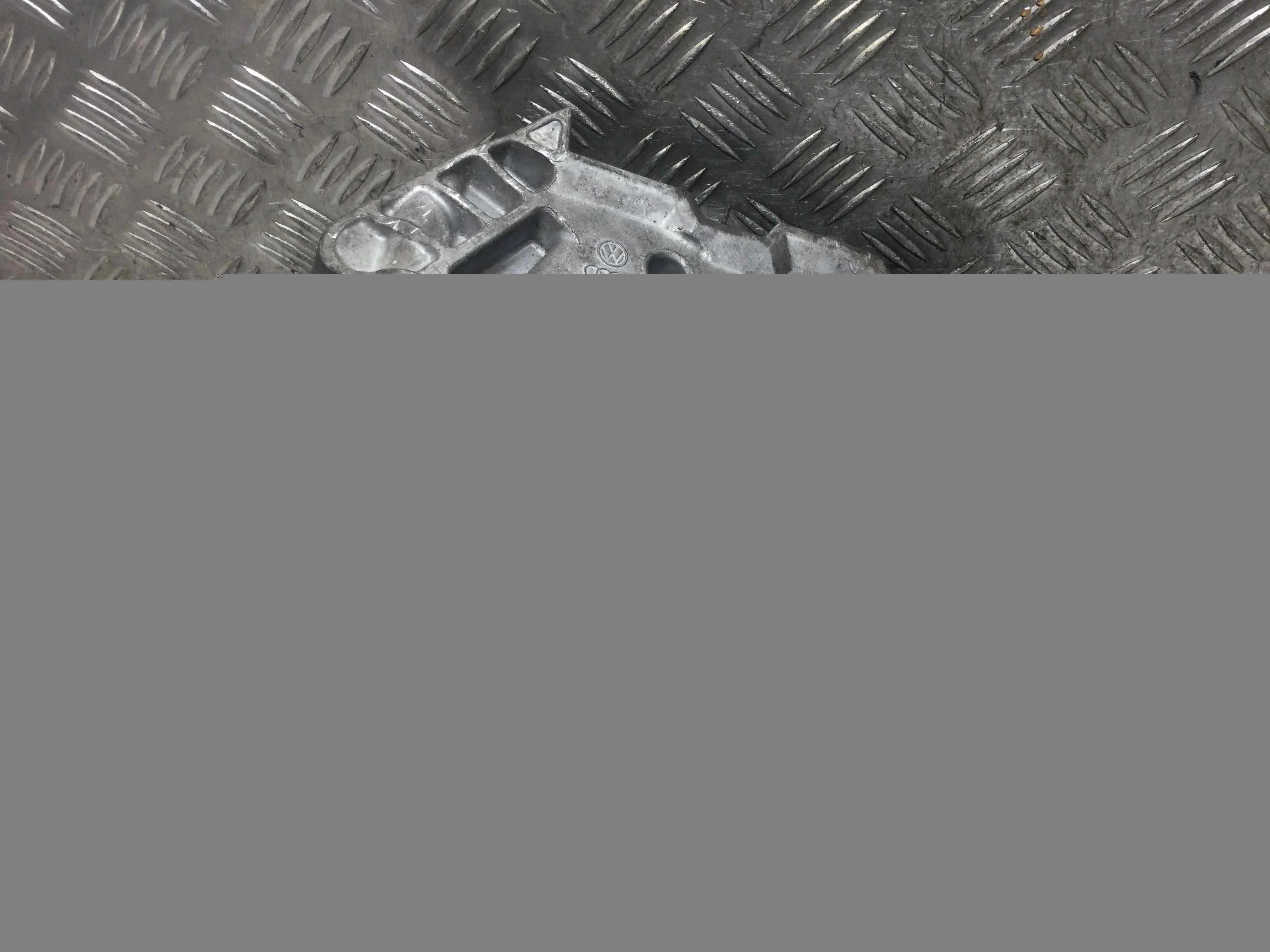 Кронштейн двигателя Volkswagen Golf 6 поколение (2008-2015) дизель 2.0 TDI Механика Х/б