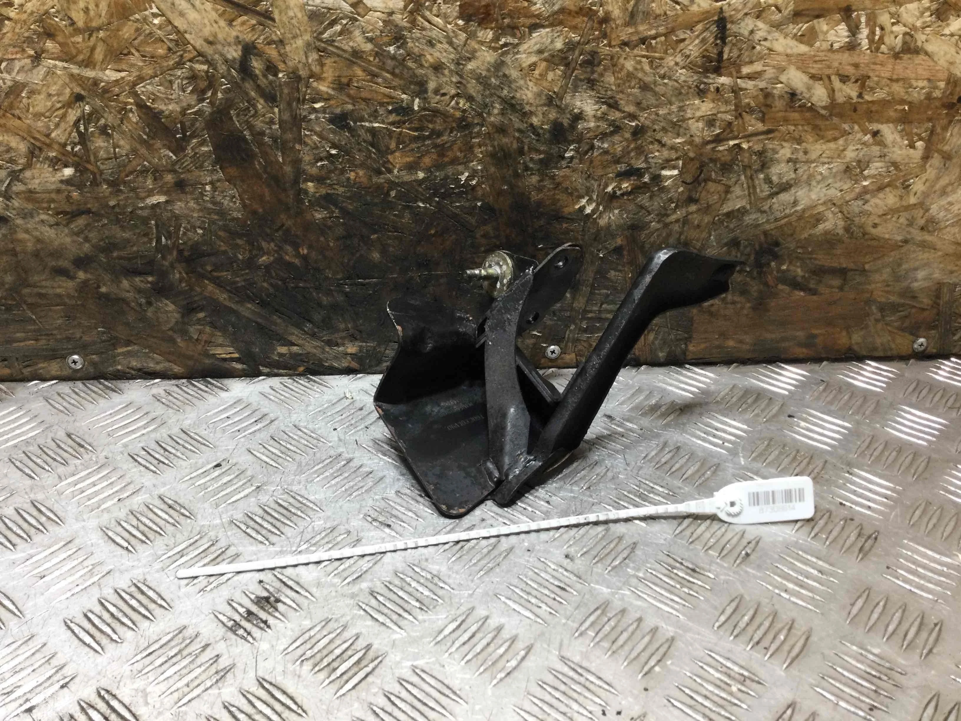 Кронштейн двигателя Audi A3 8L (1996-2000) бензин 1.6  Механика