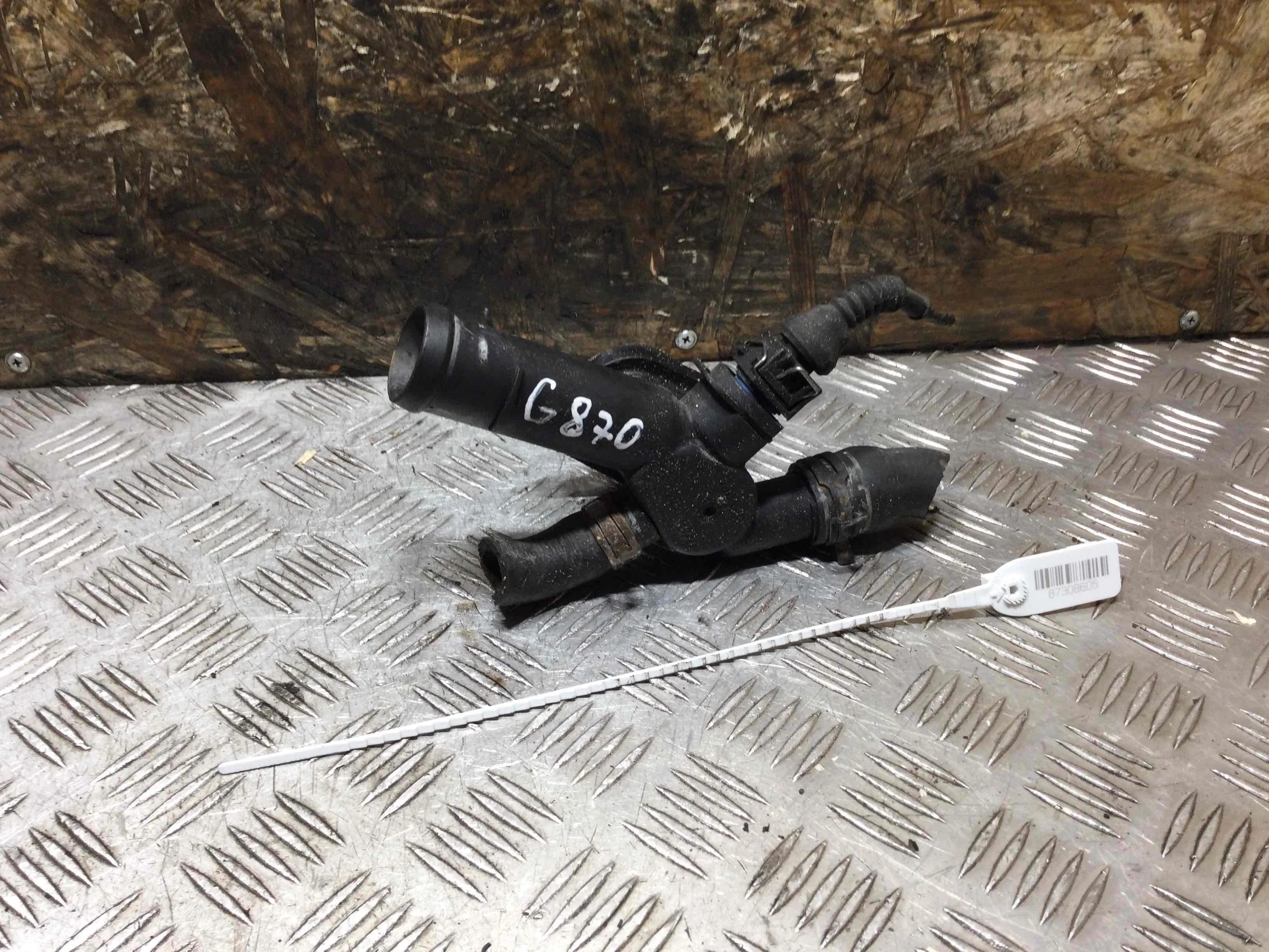 Фланец (тройник) системы охлаждения Audi A3 8L (1996-2000) бензин 1.6  Механика