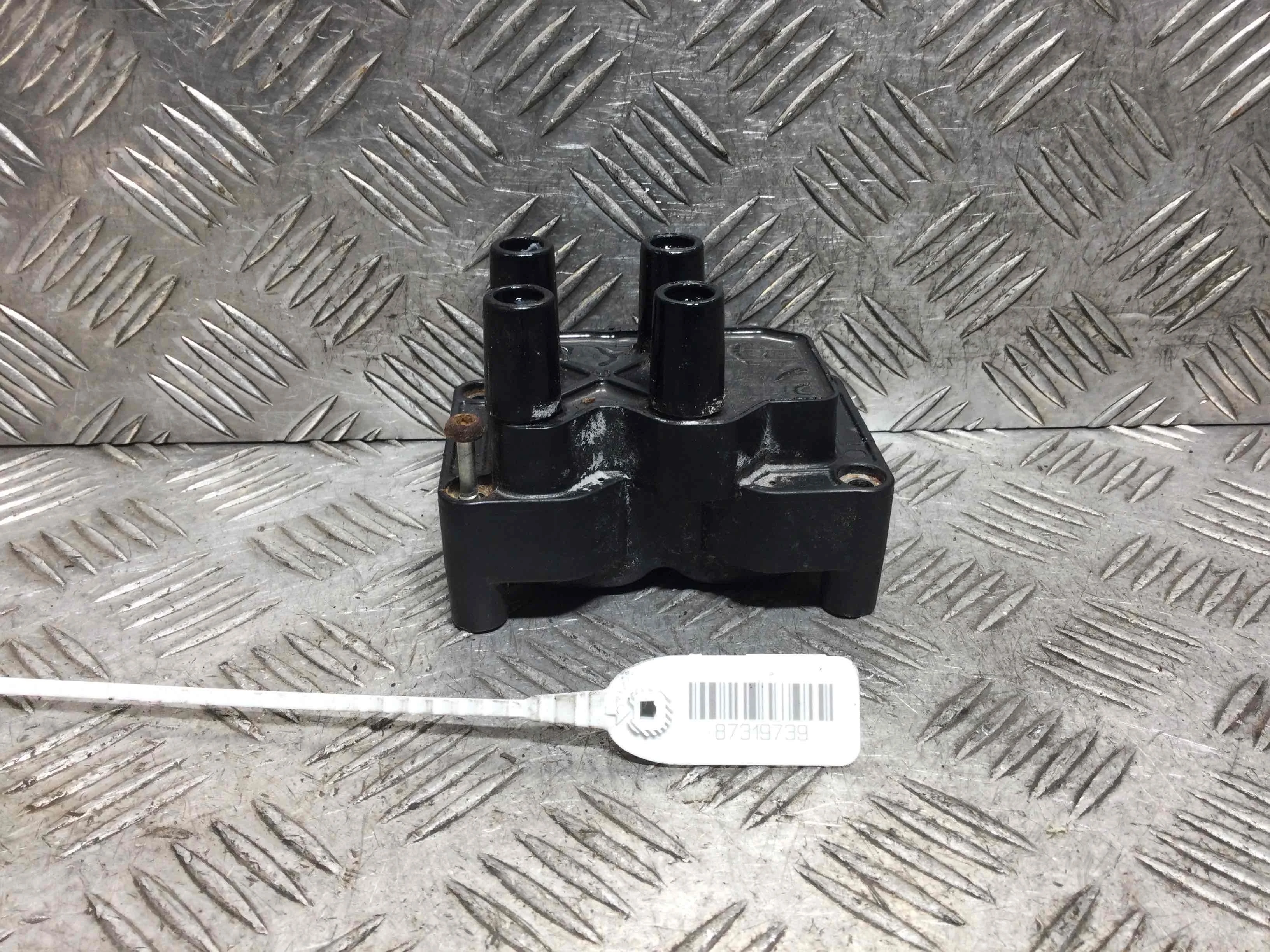 Катушка зажигания Ford C-MAX 1 поколение [рестайлинг] (2007-2010) бензин 1.6 i Механика Минивэн