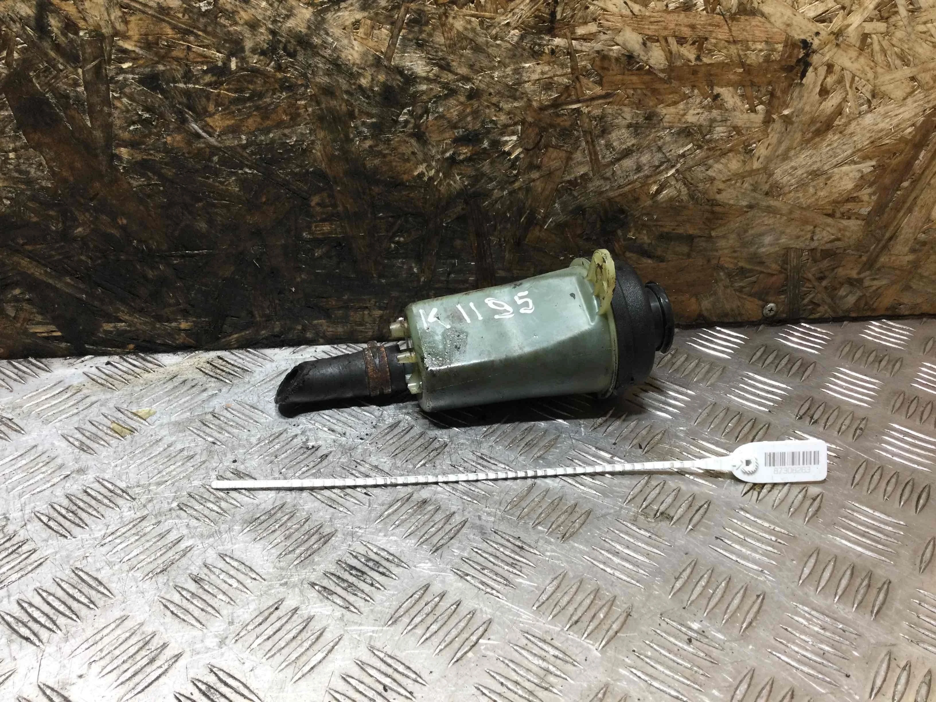 Бачок гидроусилителя Ford Focus 2 поколение (2005-2008) бензин 1.6 i Механика Седан