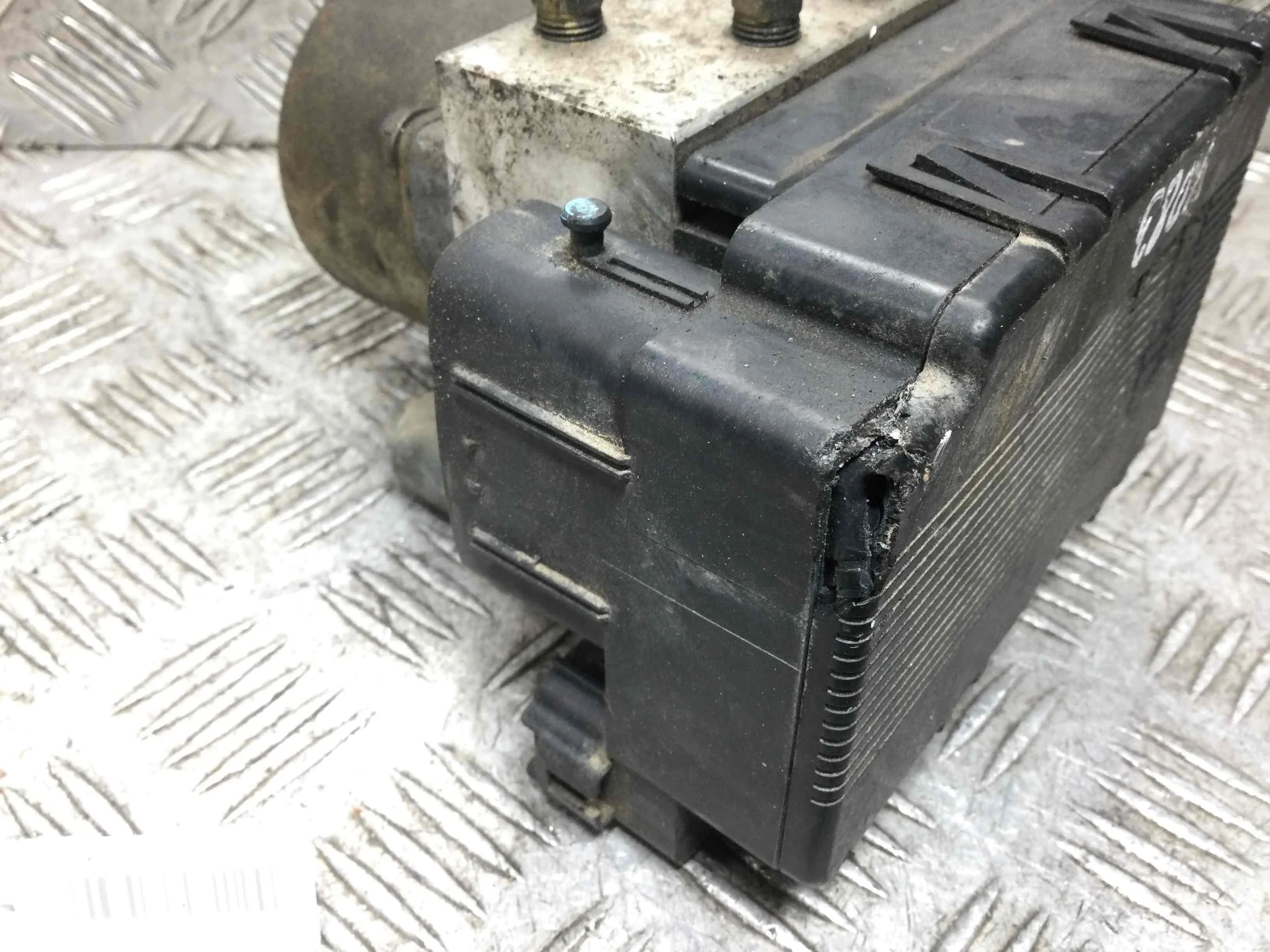 Блок ABS Mitsubishi Pajero Sport 1 поколение (1996-2005) дизель 2.5 TD Механика