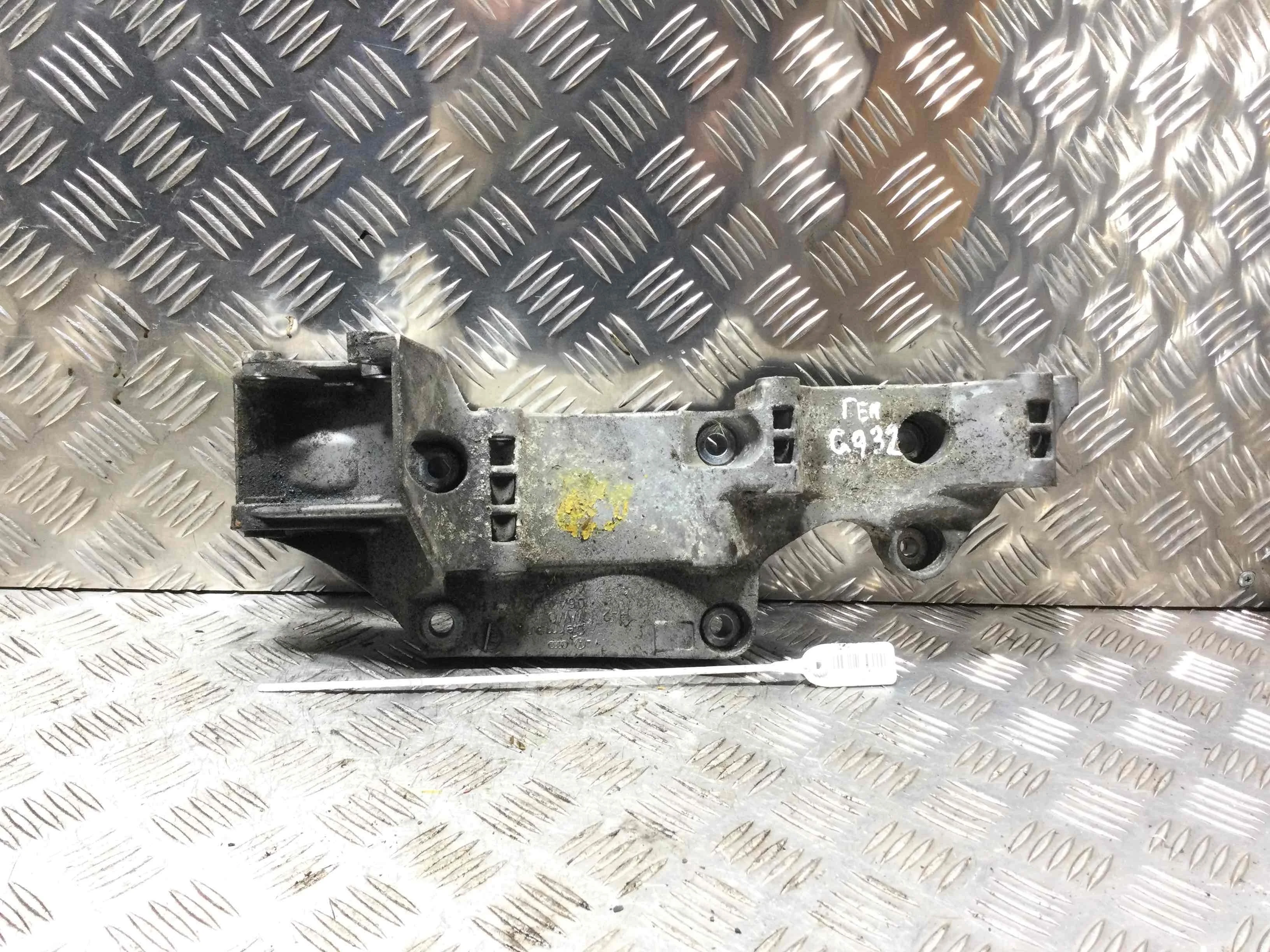 Кронштейн генератора Volkswagen Golf 4 поколение (1997-2004) бензин 1.6 i Механика Х/б